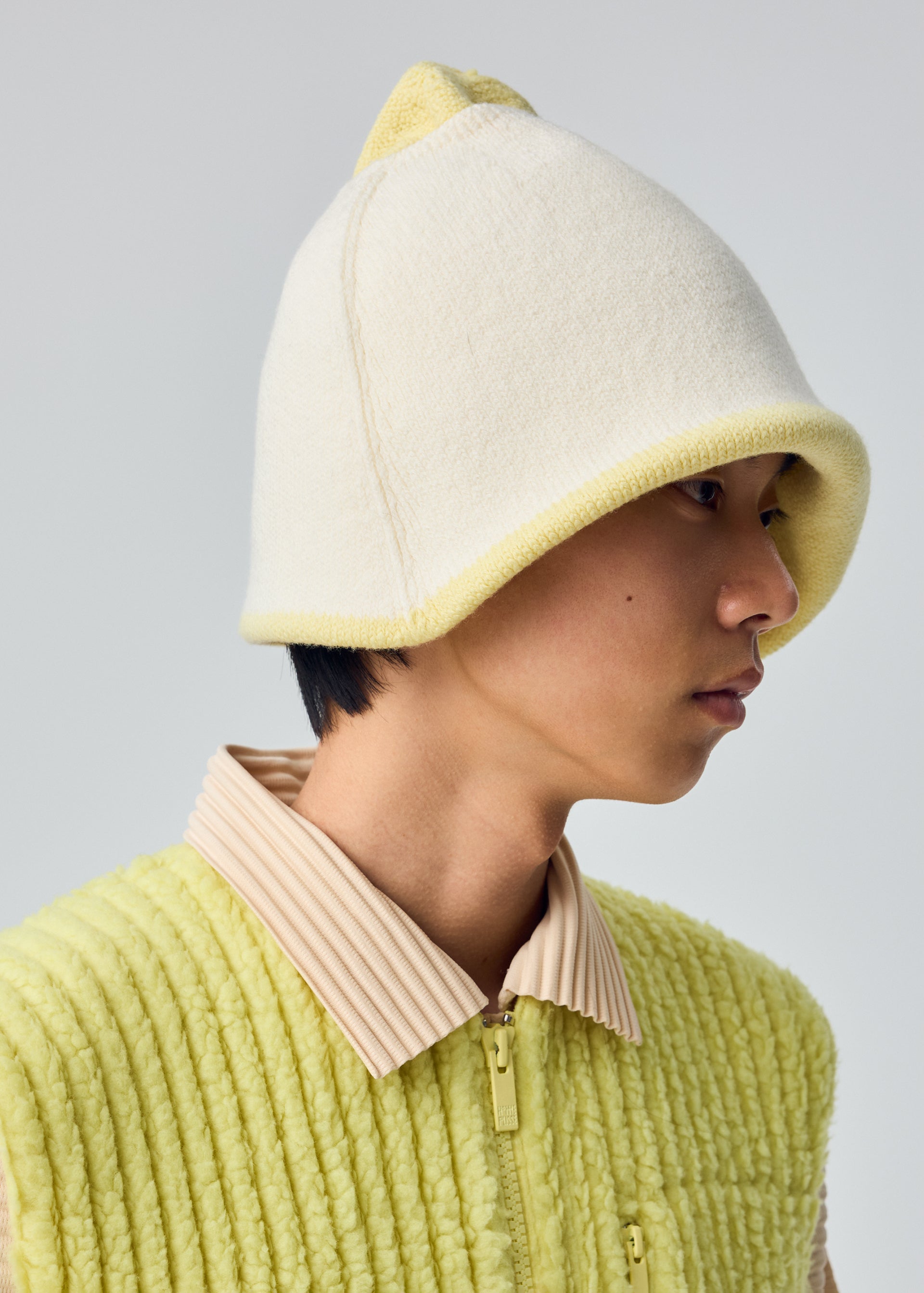 Issey Miyake Winter Gear Color Block čepice béžová