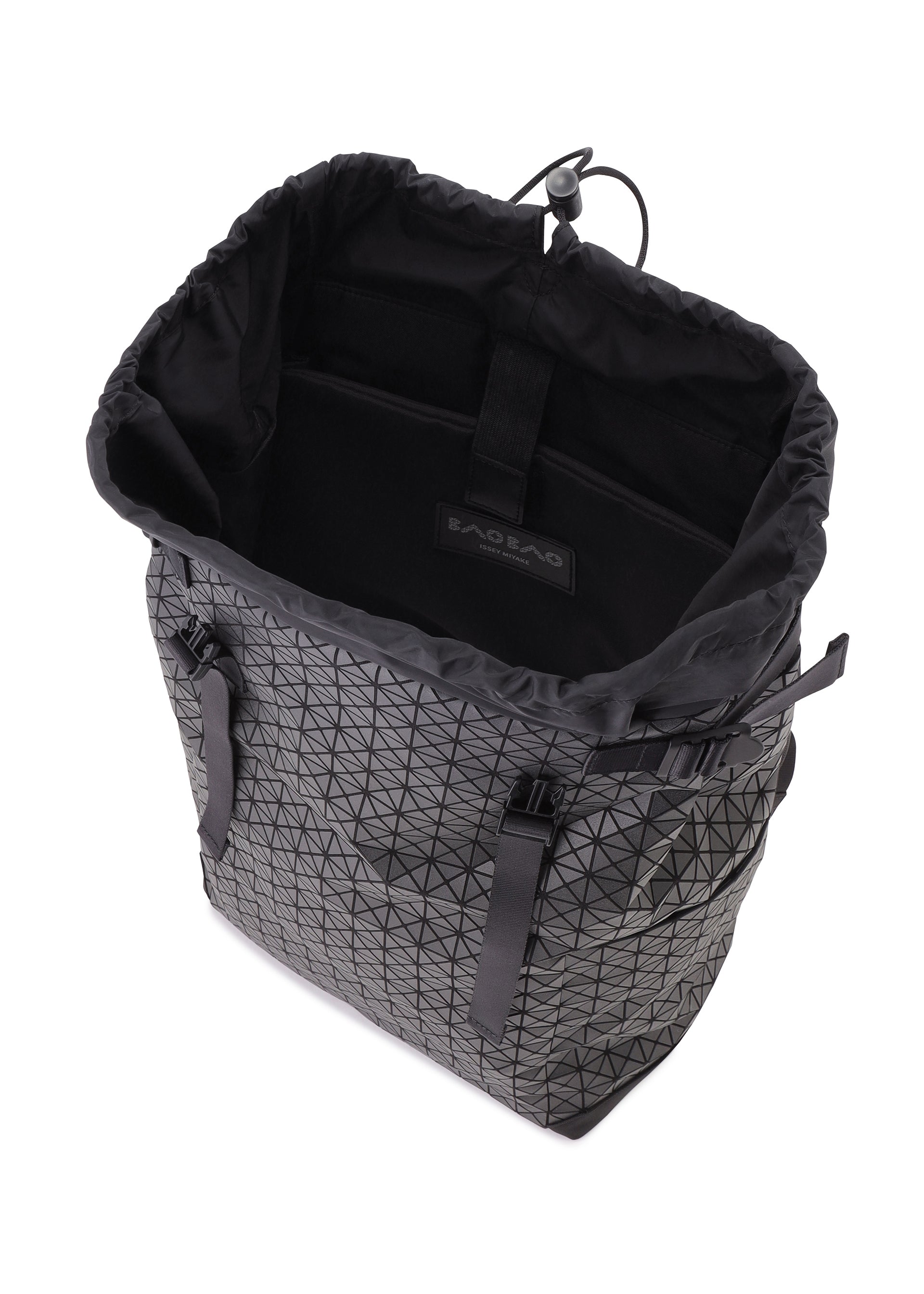 Issey Miyake Hiker Kuro batoh matně černý