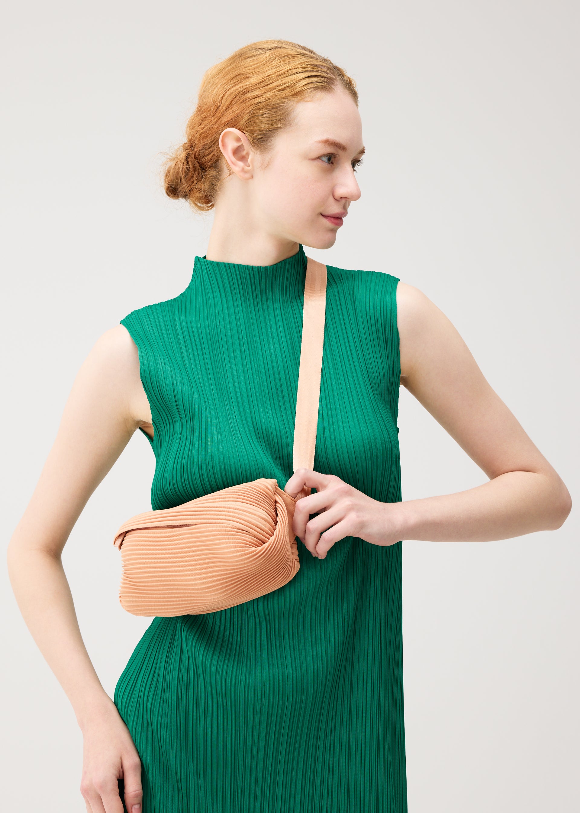 Issey Miyake Pleats Please Bias Pleats ledvinka černá plisovaná