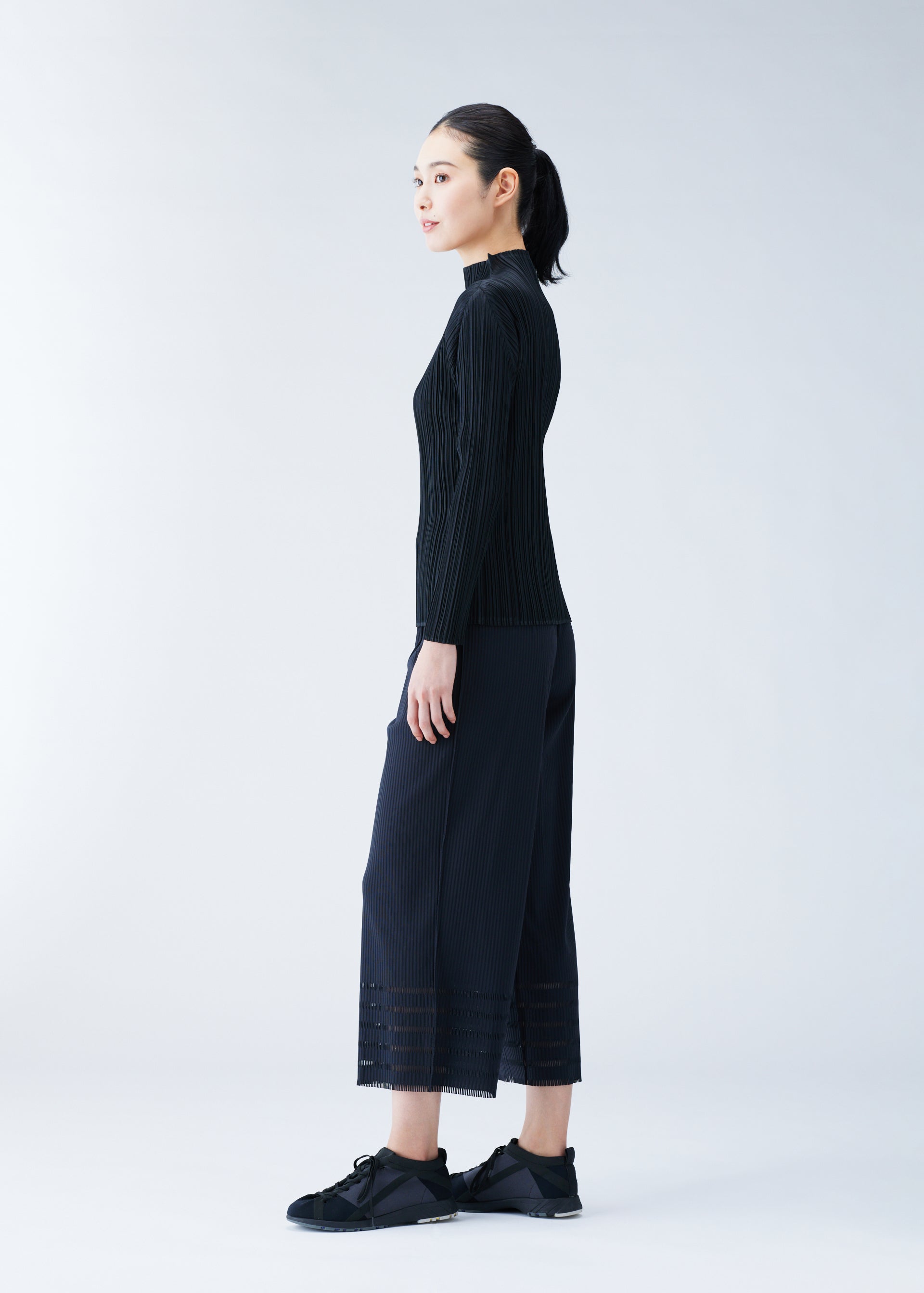 Issey Miyake A-POC Basics PP61LF913 kalhoty cerna 3