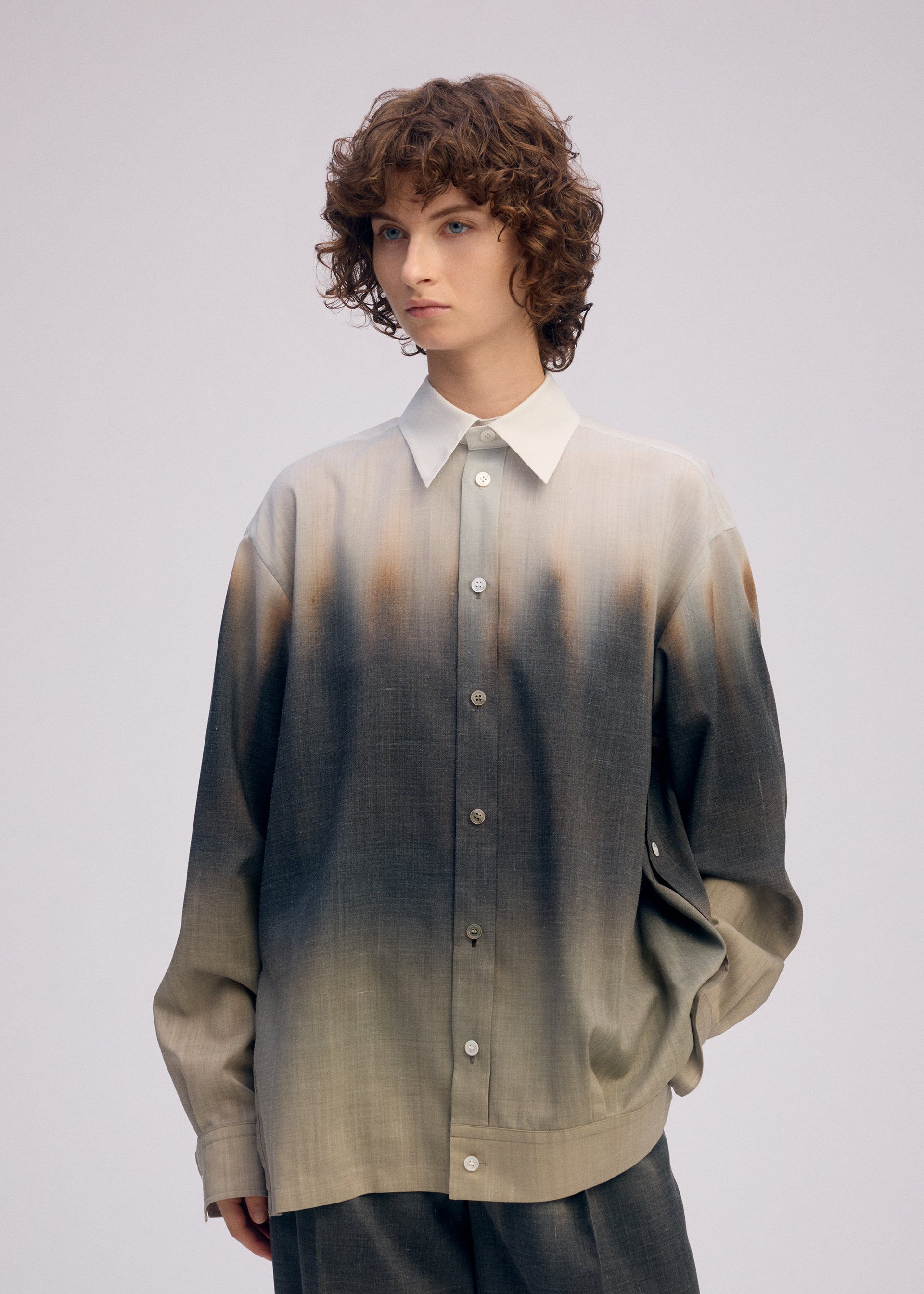 Issey Miyake Plumage vzorovaná košile Chukar ruční tisk