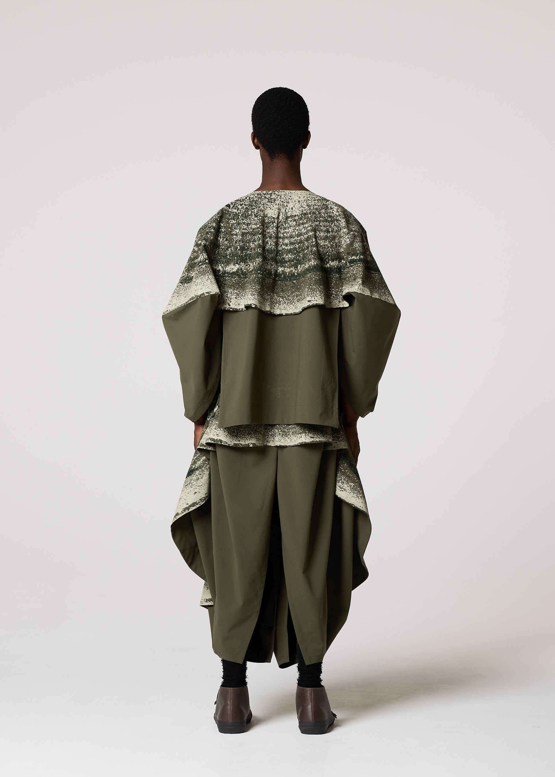 Issey Miyake Kaiyu kalhoty černé volné vzor