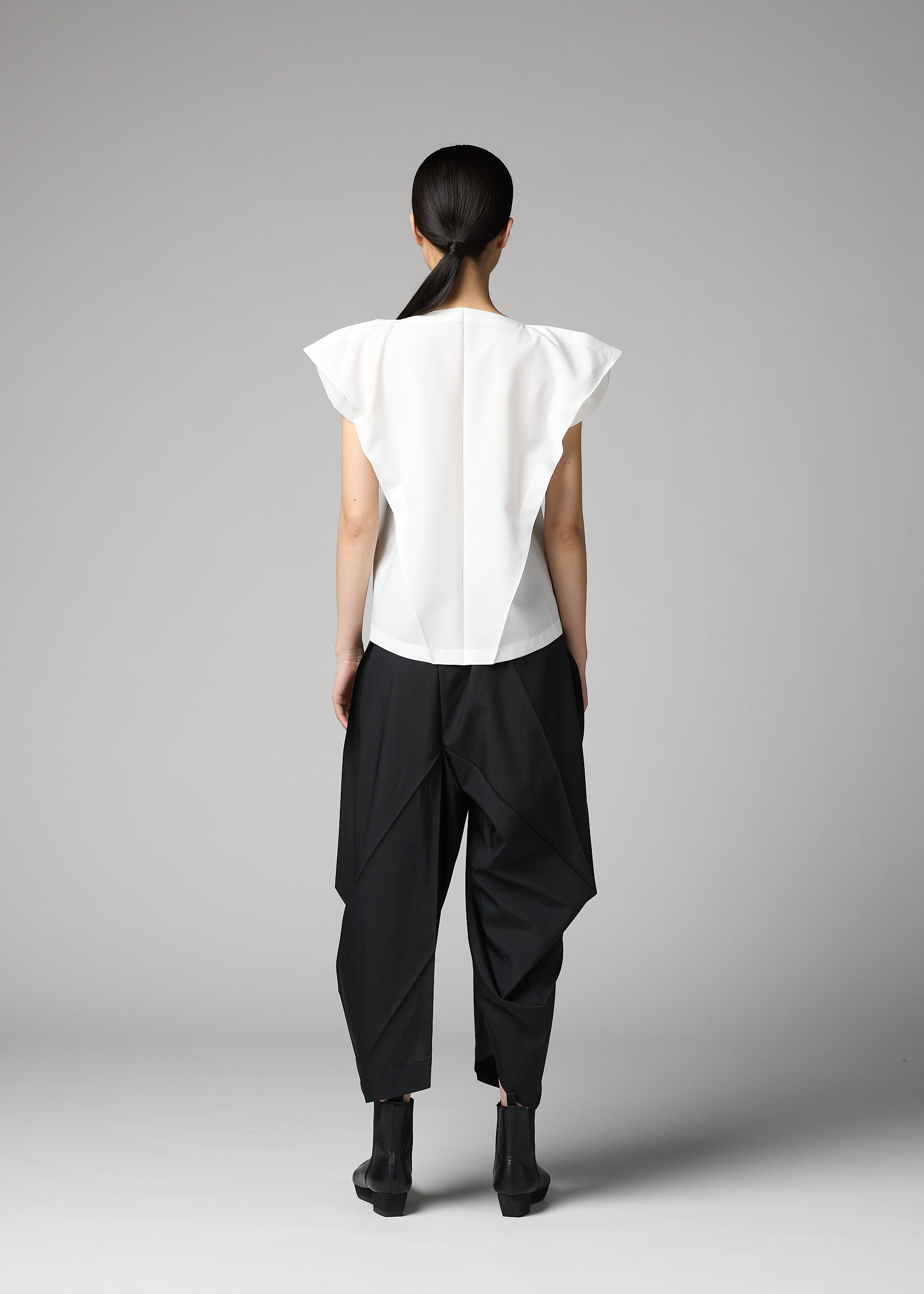 132 5. Issey Miyake F-SH-1 košile bílá