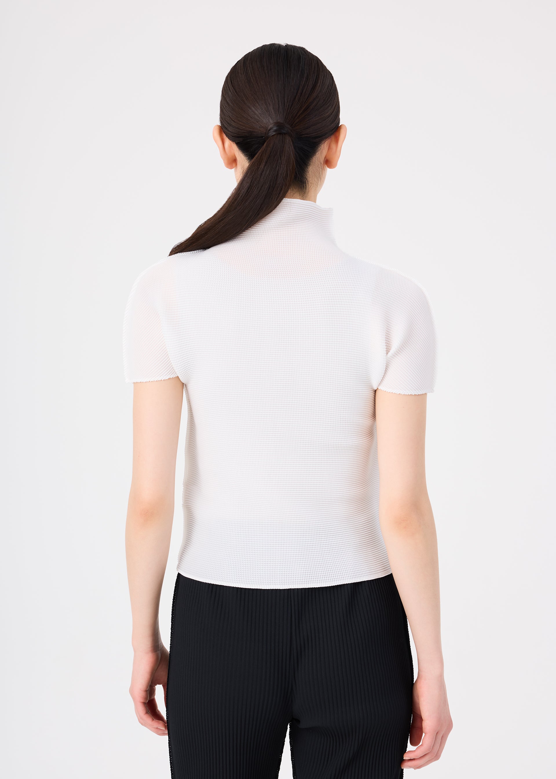 Issey Miyake Stretch Pleats top bílý s límečkem