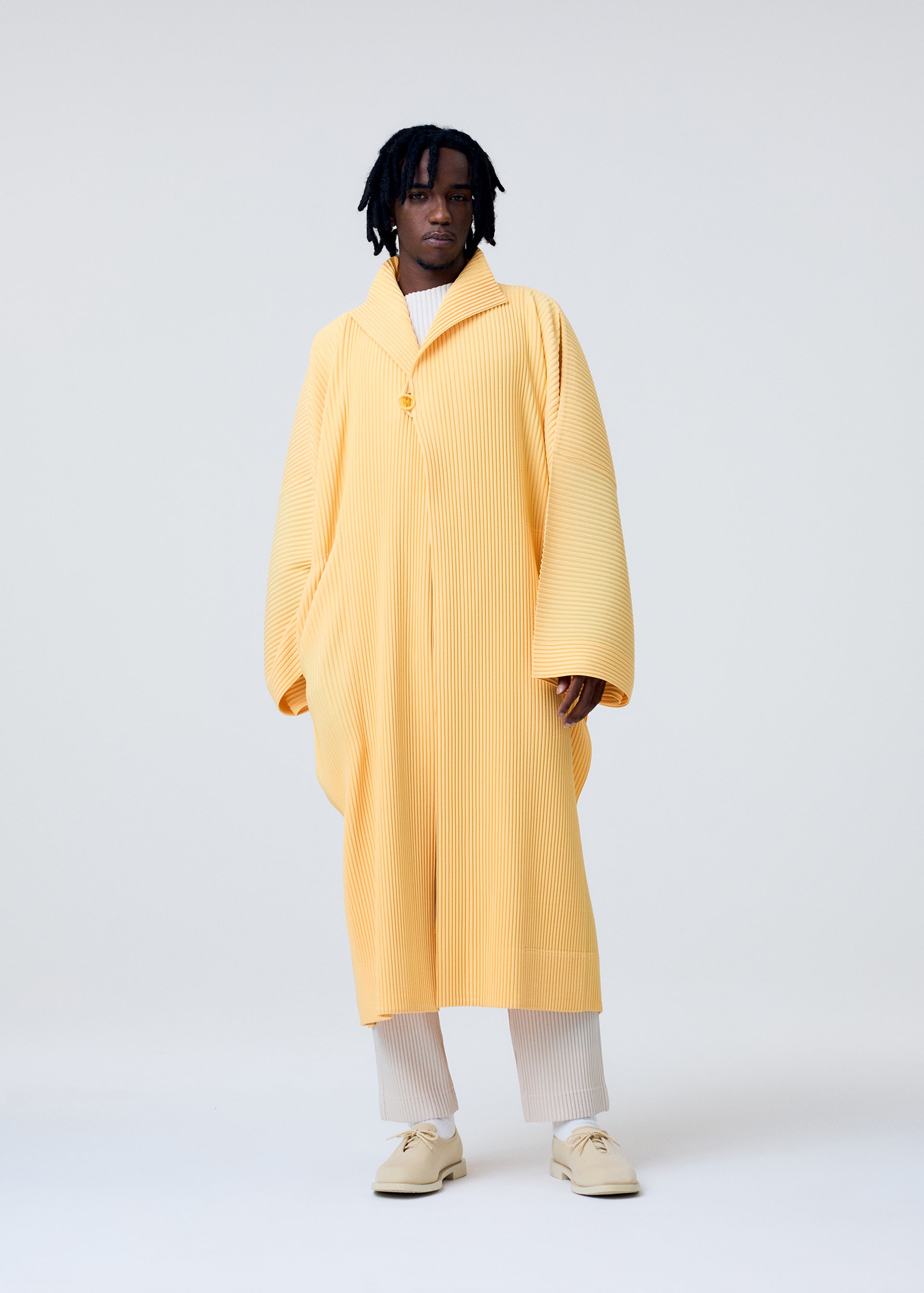 Issey Miyake Homme Plissé Wear or Wrap kabát egg plant black
