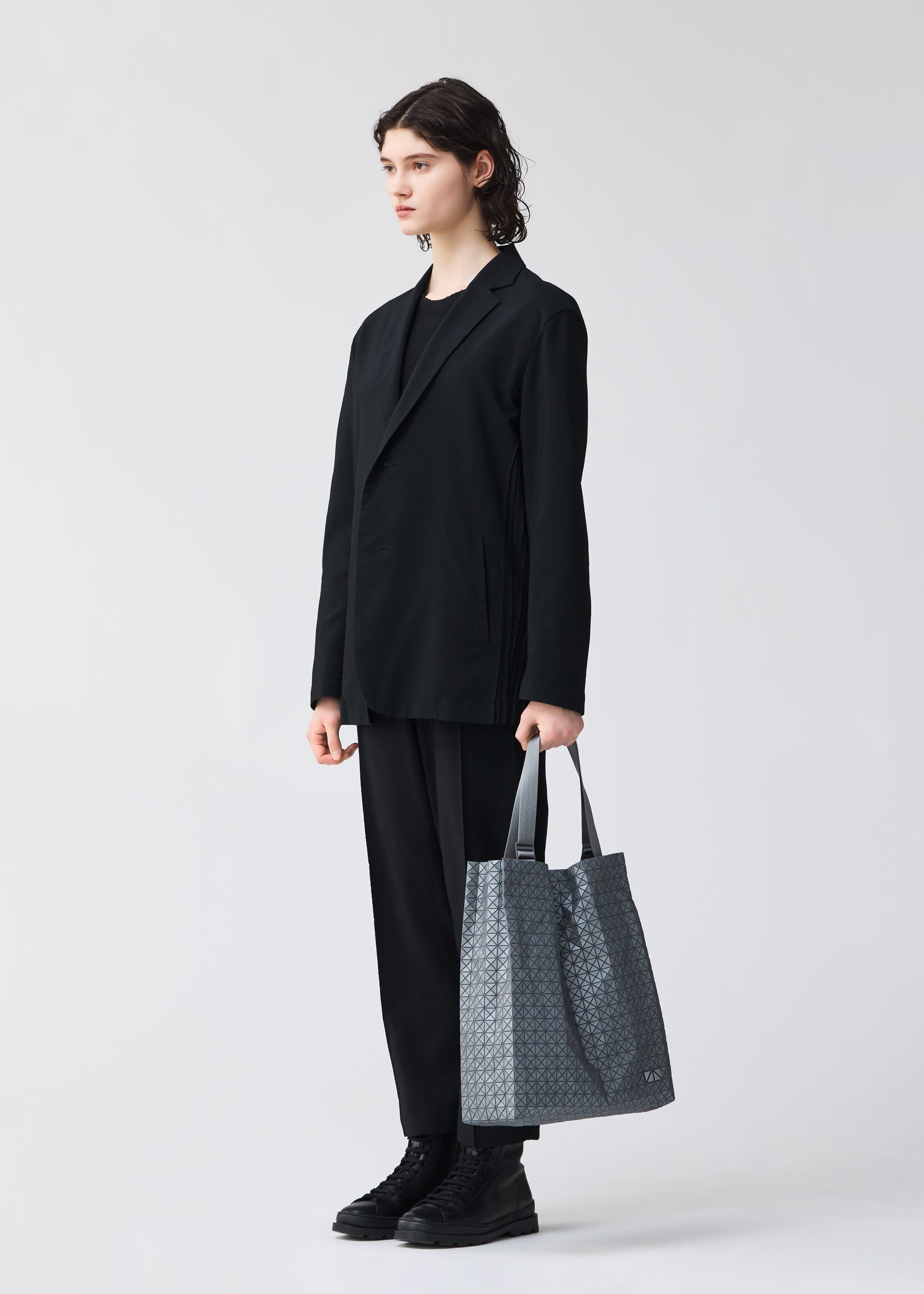 Issey Miyake Cart S Reflector tote kabelka silver na notebook