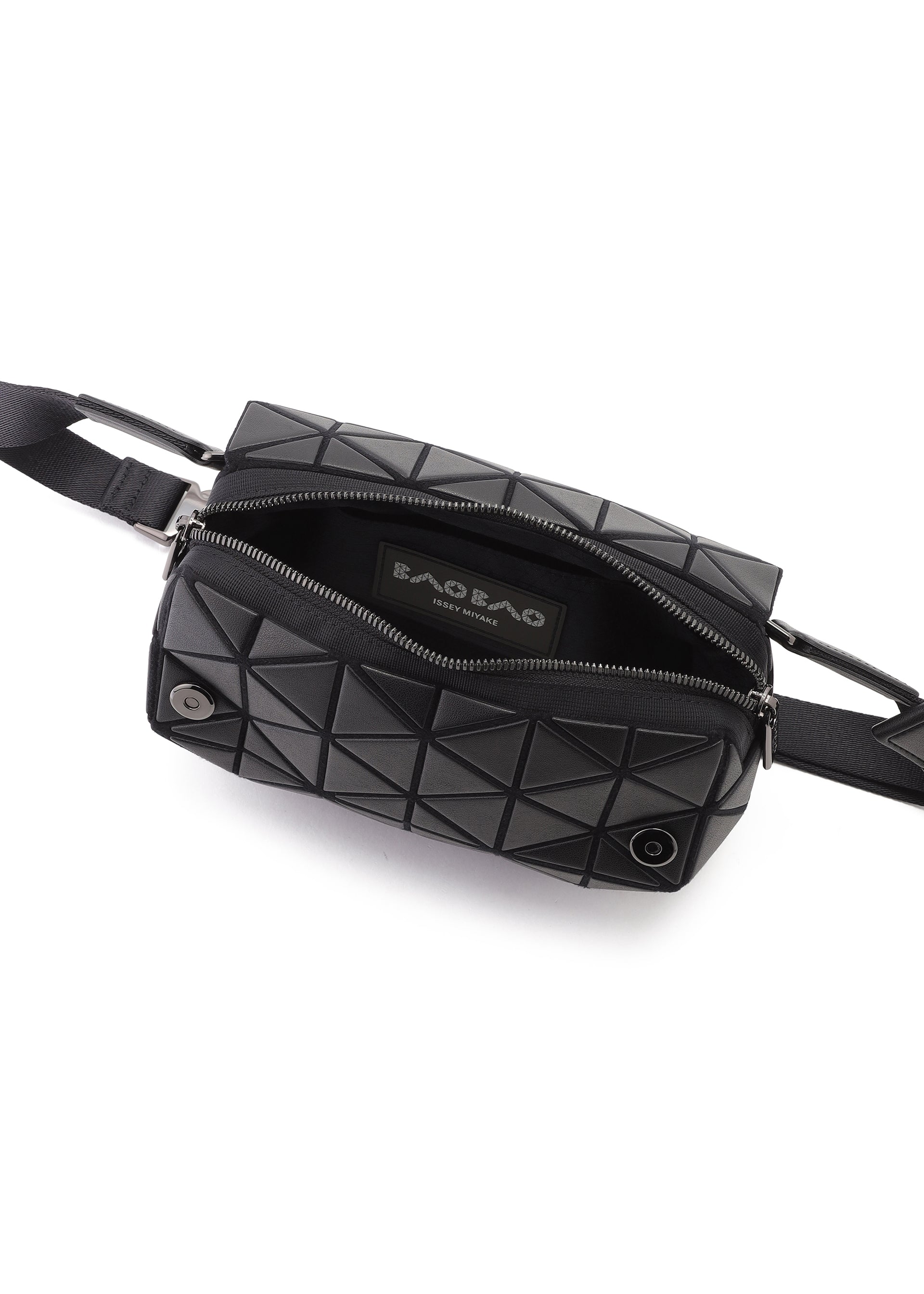 Issey Miyake Hexagon kabelka Matte Black koženková