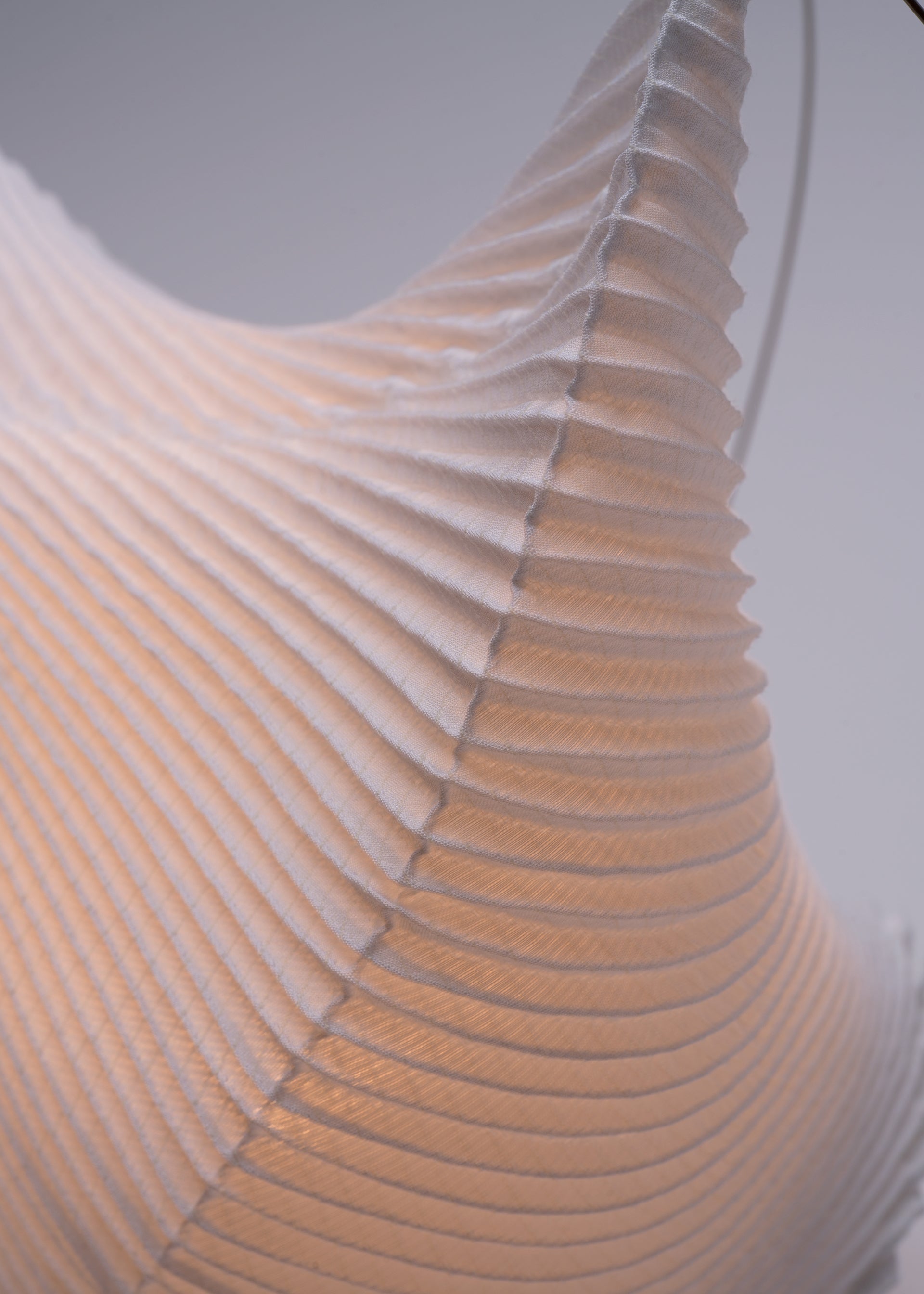 Issey Miyake Type-XIII Atelier Oi O Series lampa bílá