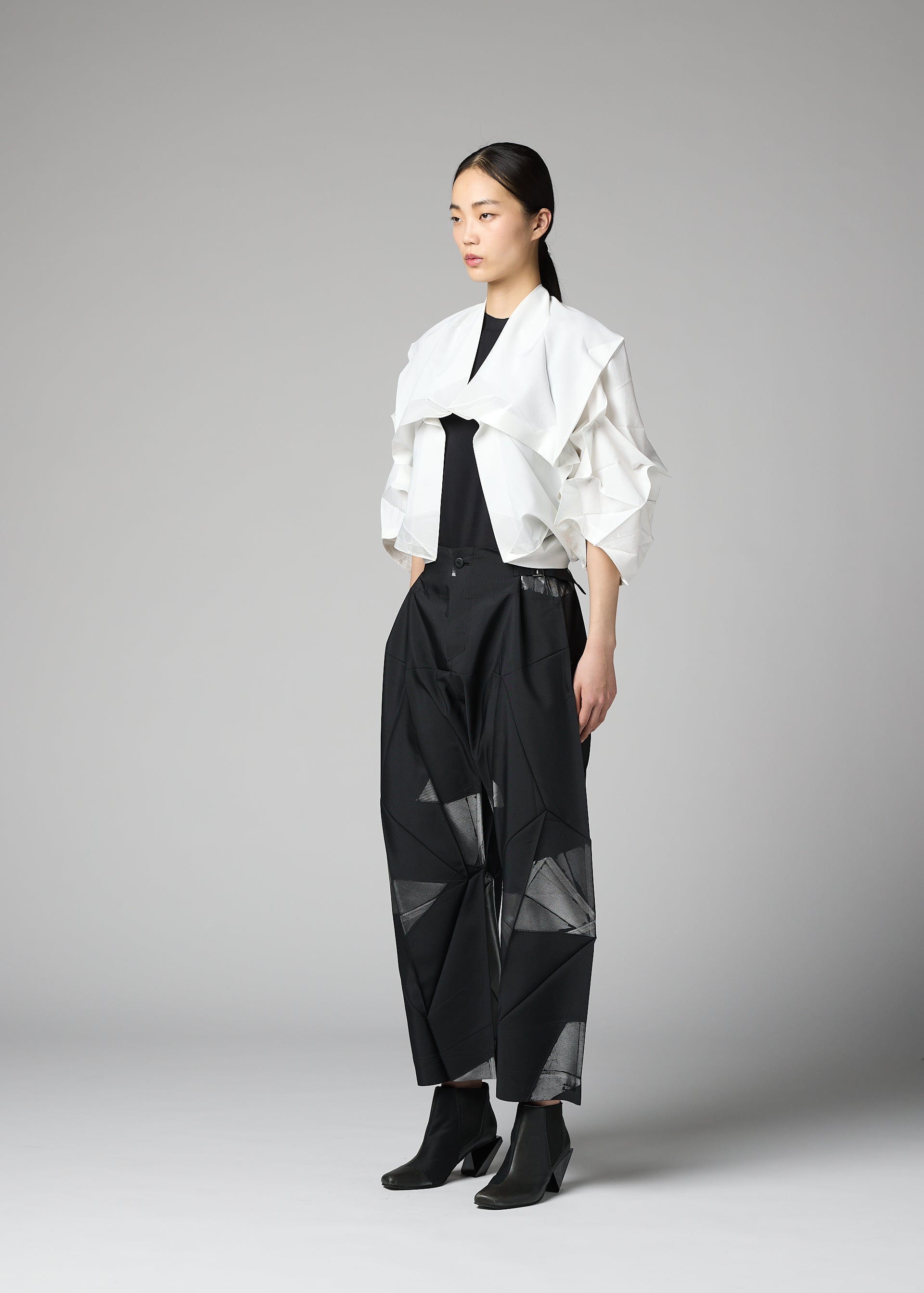132 5. Issey Miyake No.1-2 haori top černá/stříbrná