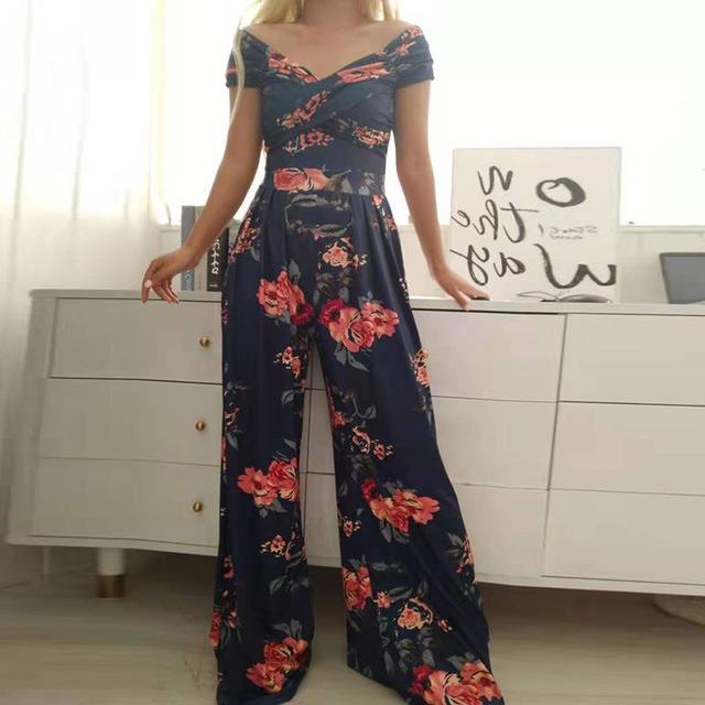 Norielle květovaná kombinéza bez ramen široká