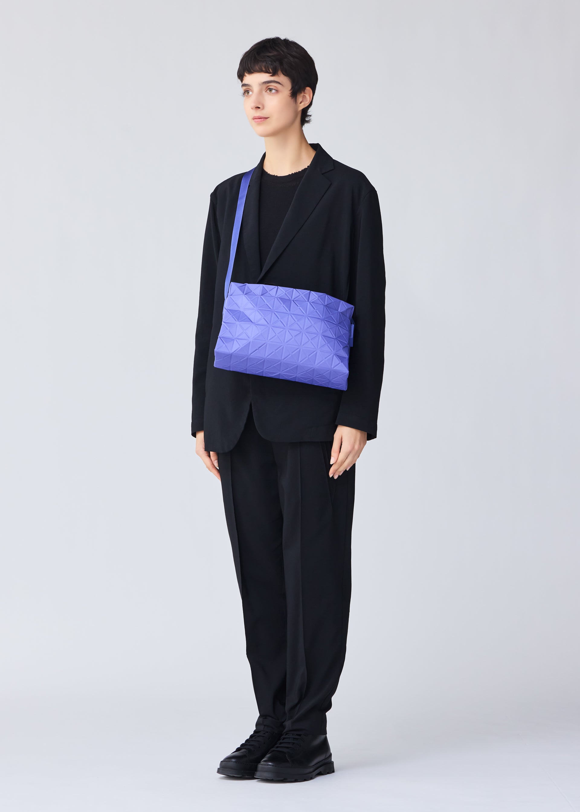 Issey Miyake Track velká kabelka šedá přes rameno