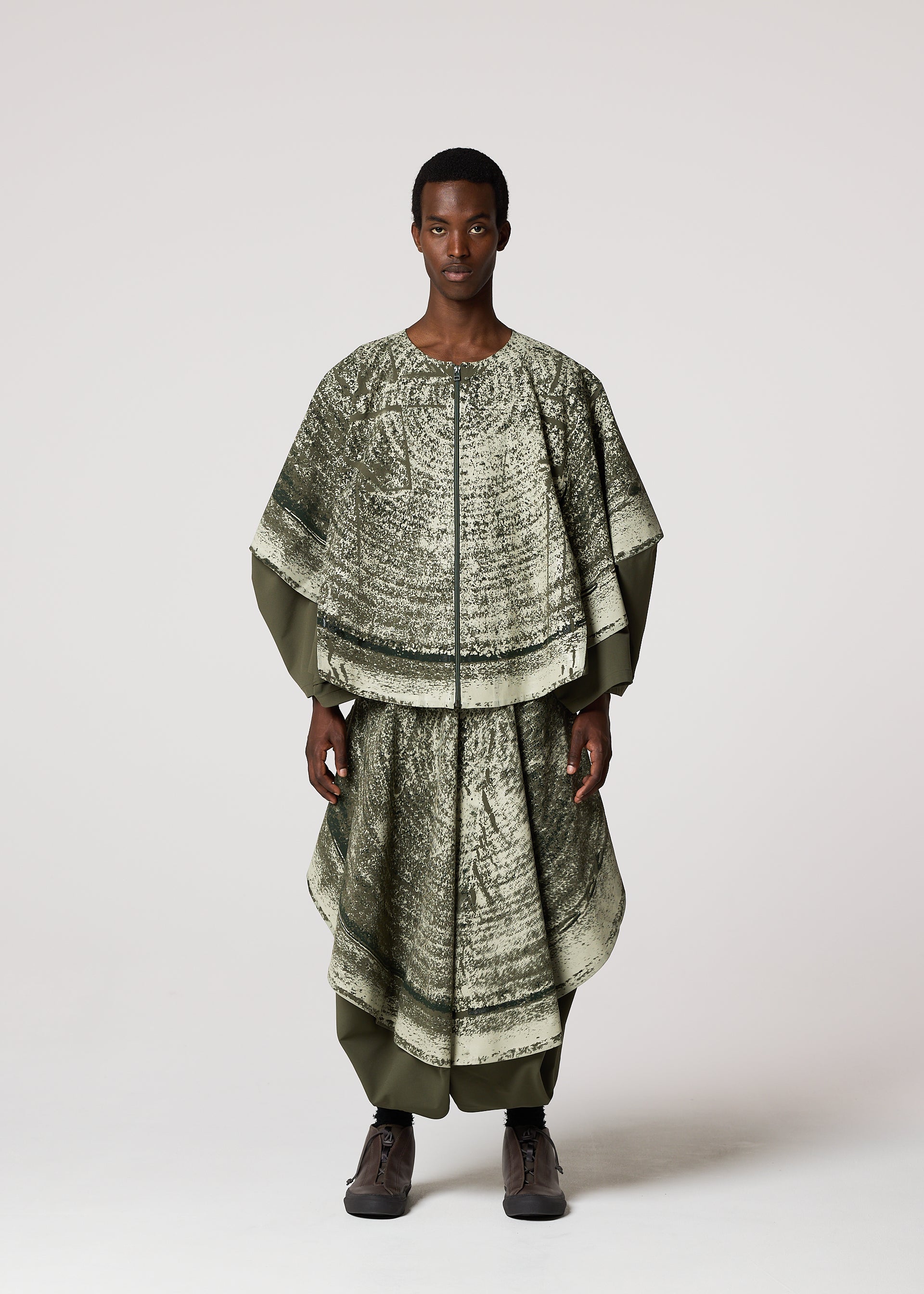 Issey Miyake Kaiyu LA61501 bunda Black celadon potisk