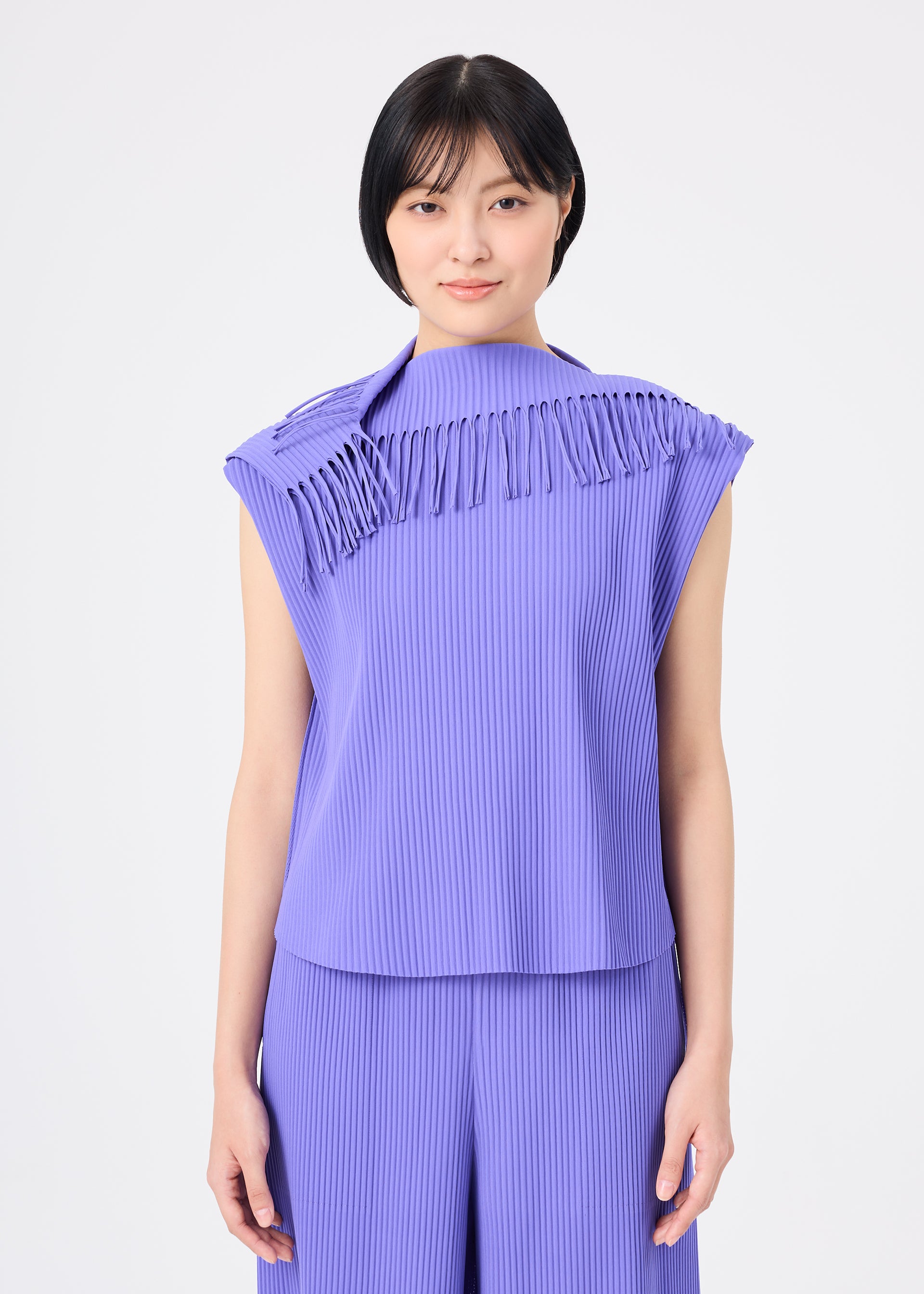 Issey Miyake Leaf Pleats top černá francouzský rukáv lehký