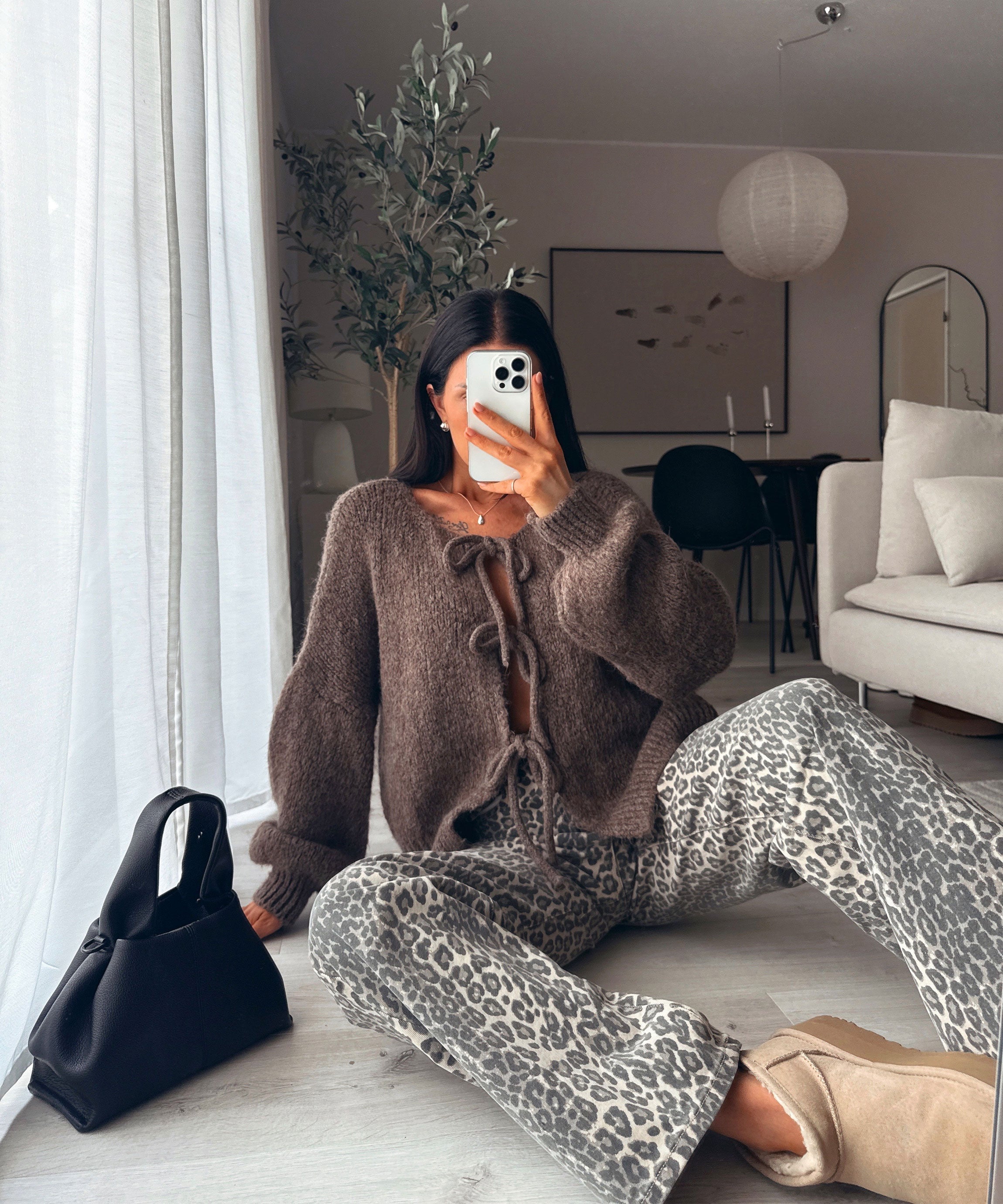 Norielle dámský oversize svetr hnědý se šněrováním