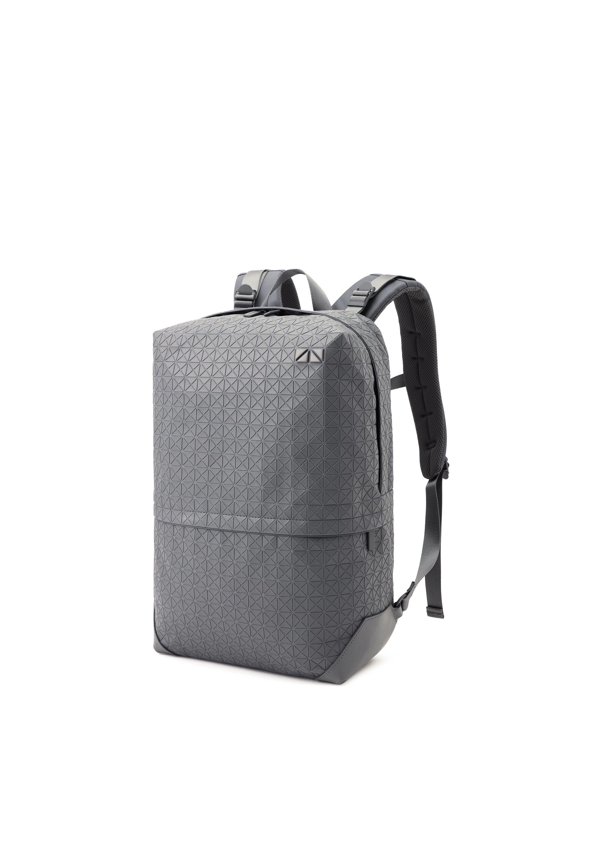 Issey Miyake Liner One-Tone batoh šedá na notebook
