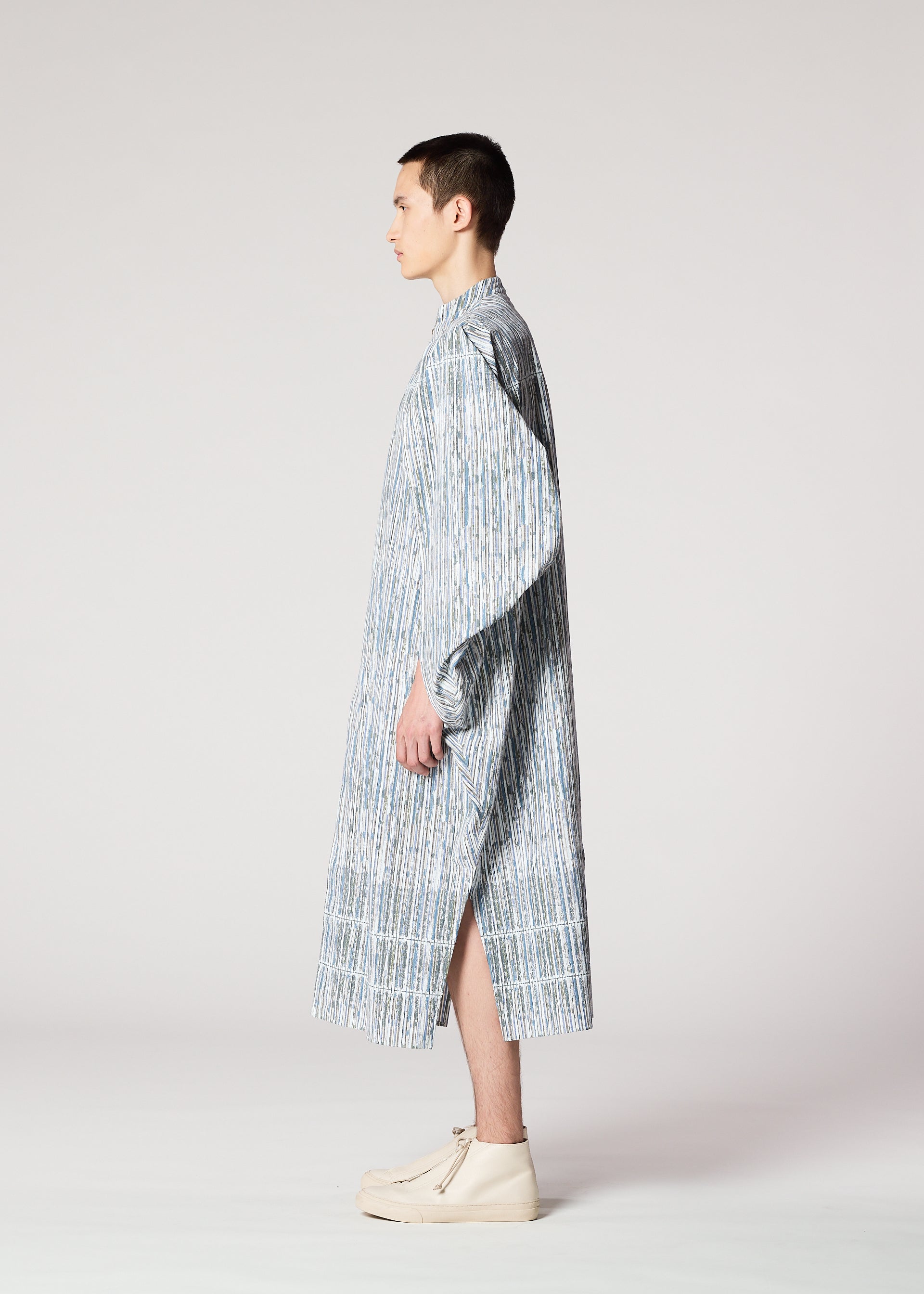 Issey Miyake Curviness košile Charcoal Gray 2