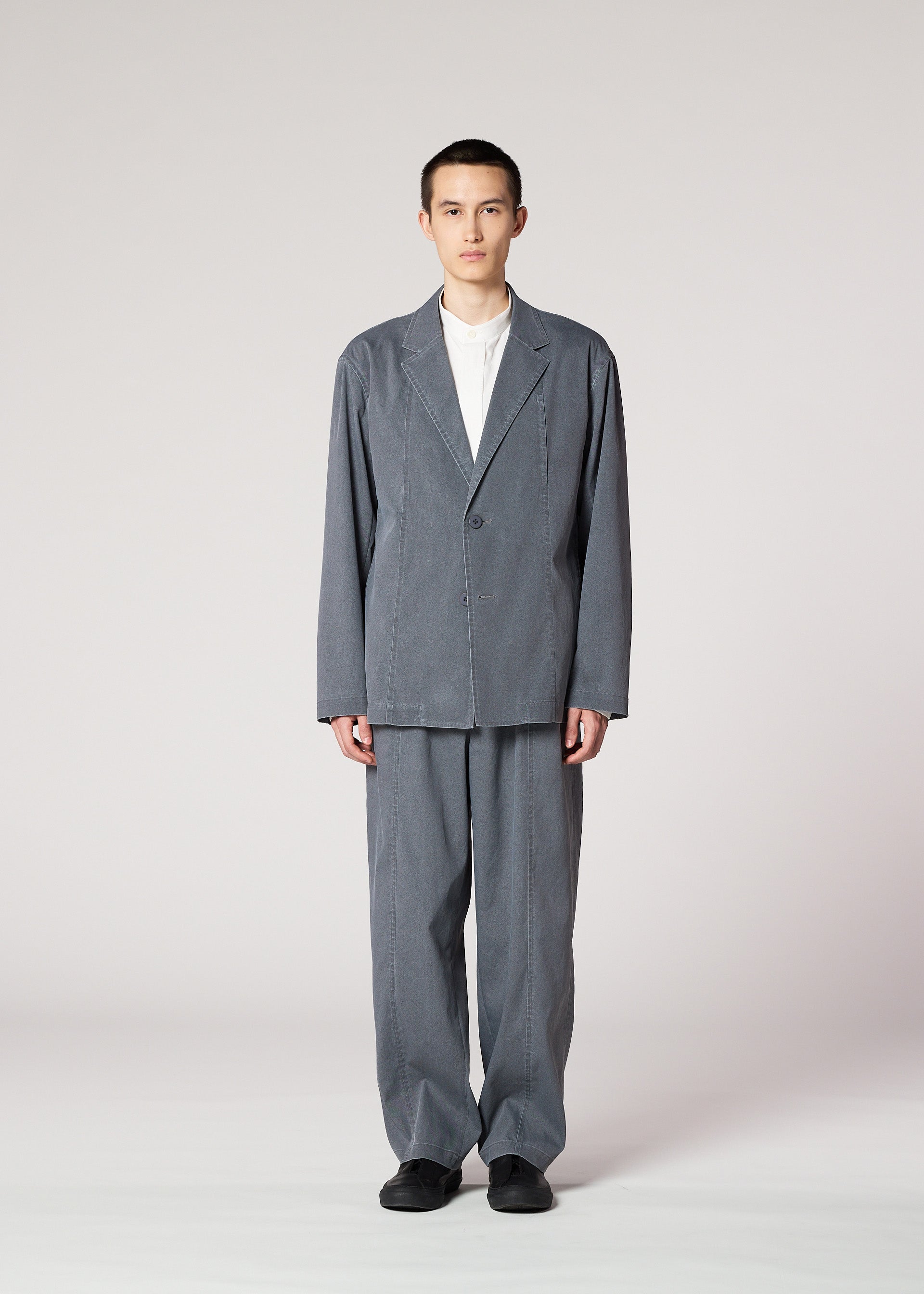 Issey Miyake Air Wash bunda šedá lehká