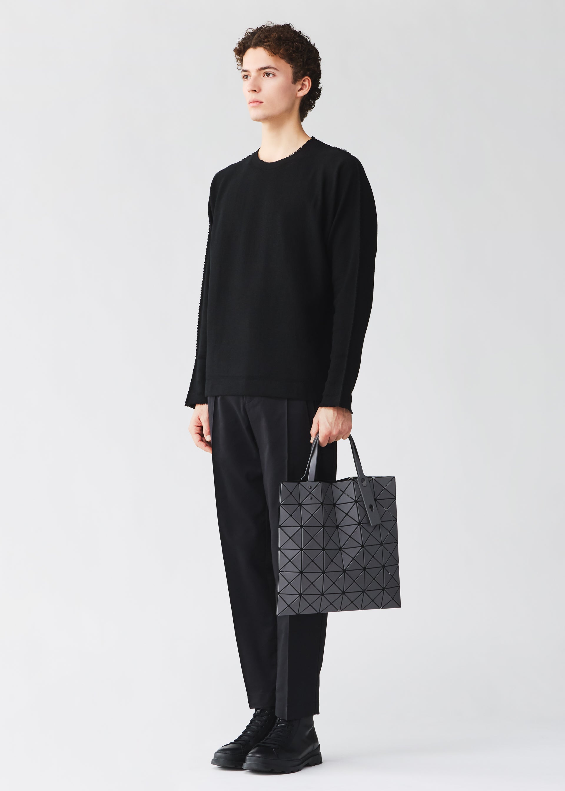 Issey Miyake Lucent BB63680 tote taška černá matná