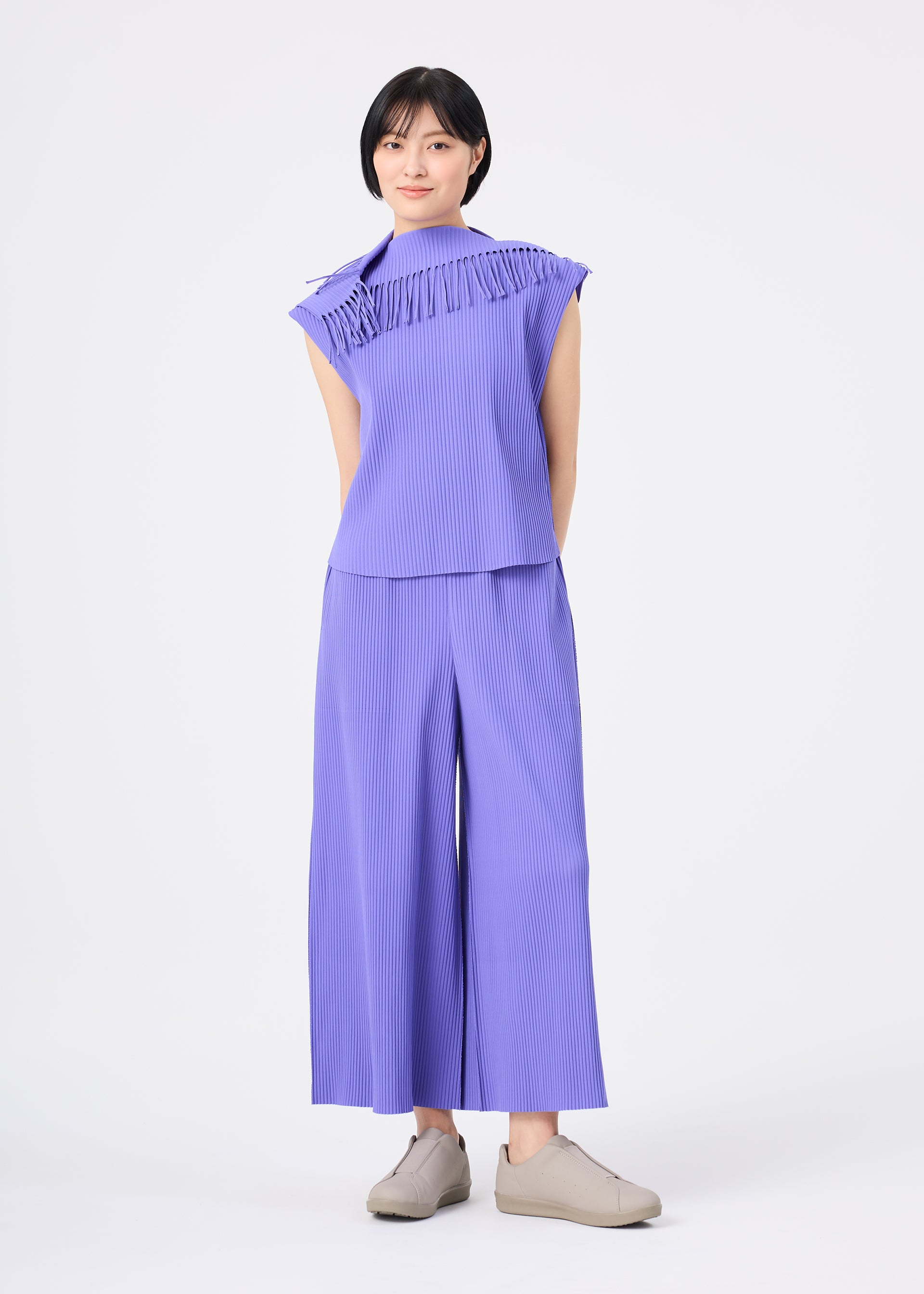 Issey Miyake Leaf Pleats top černá francouzský rukáv lehký