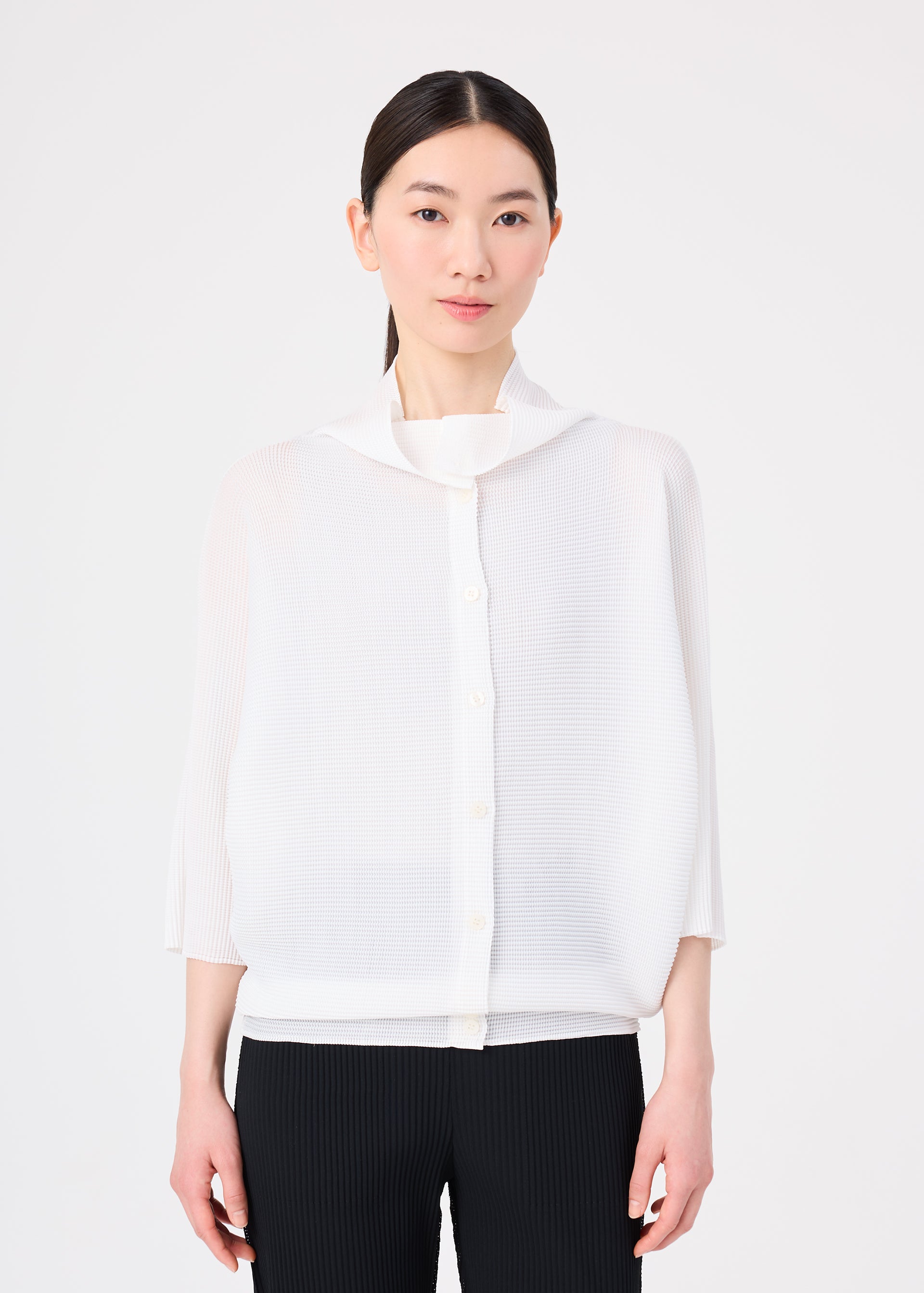 me Issey Miyake Dolman Stretch Pleats kardigan bílý