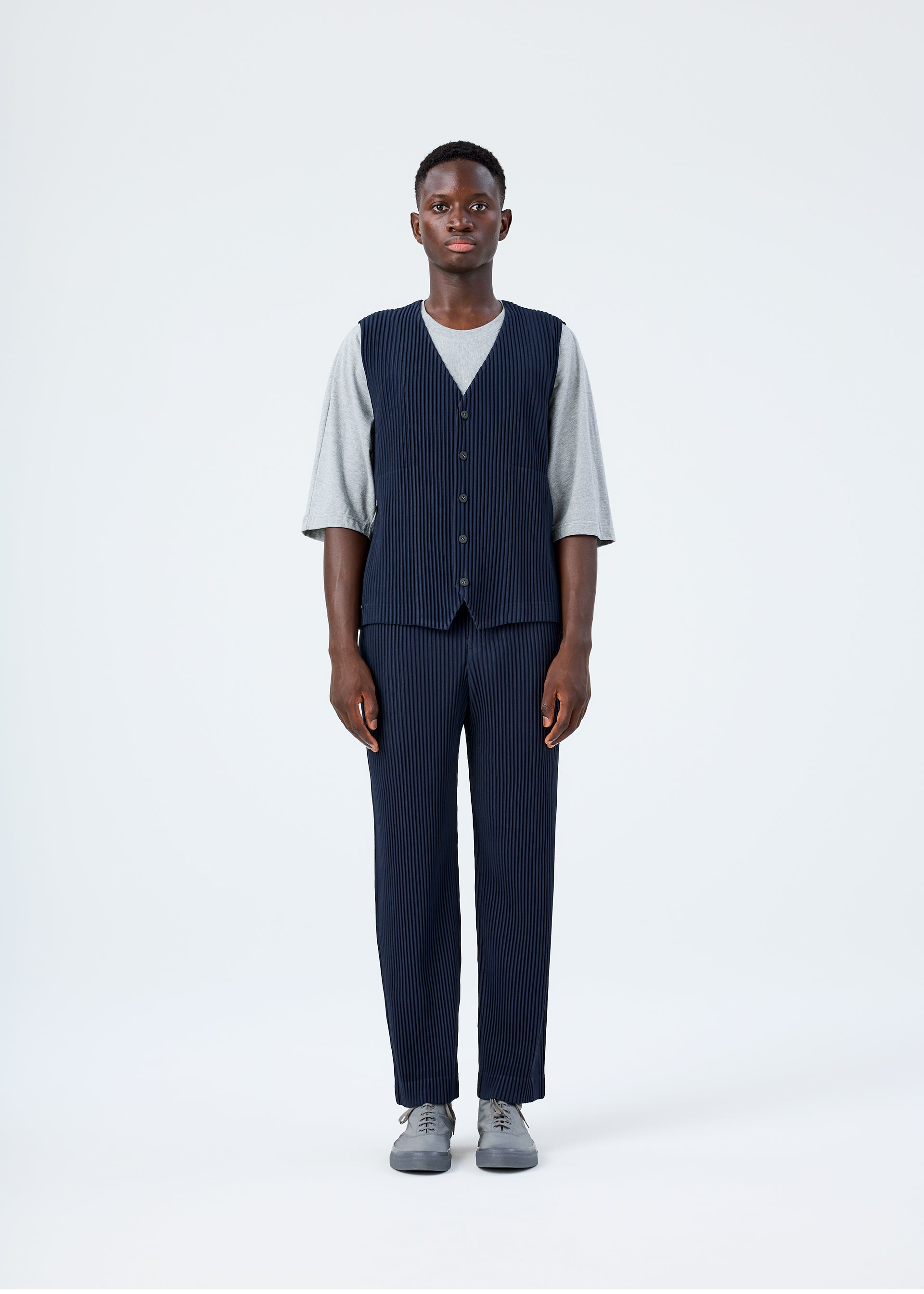 Issey Miyake Basics vesta světle šedá rozepínací