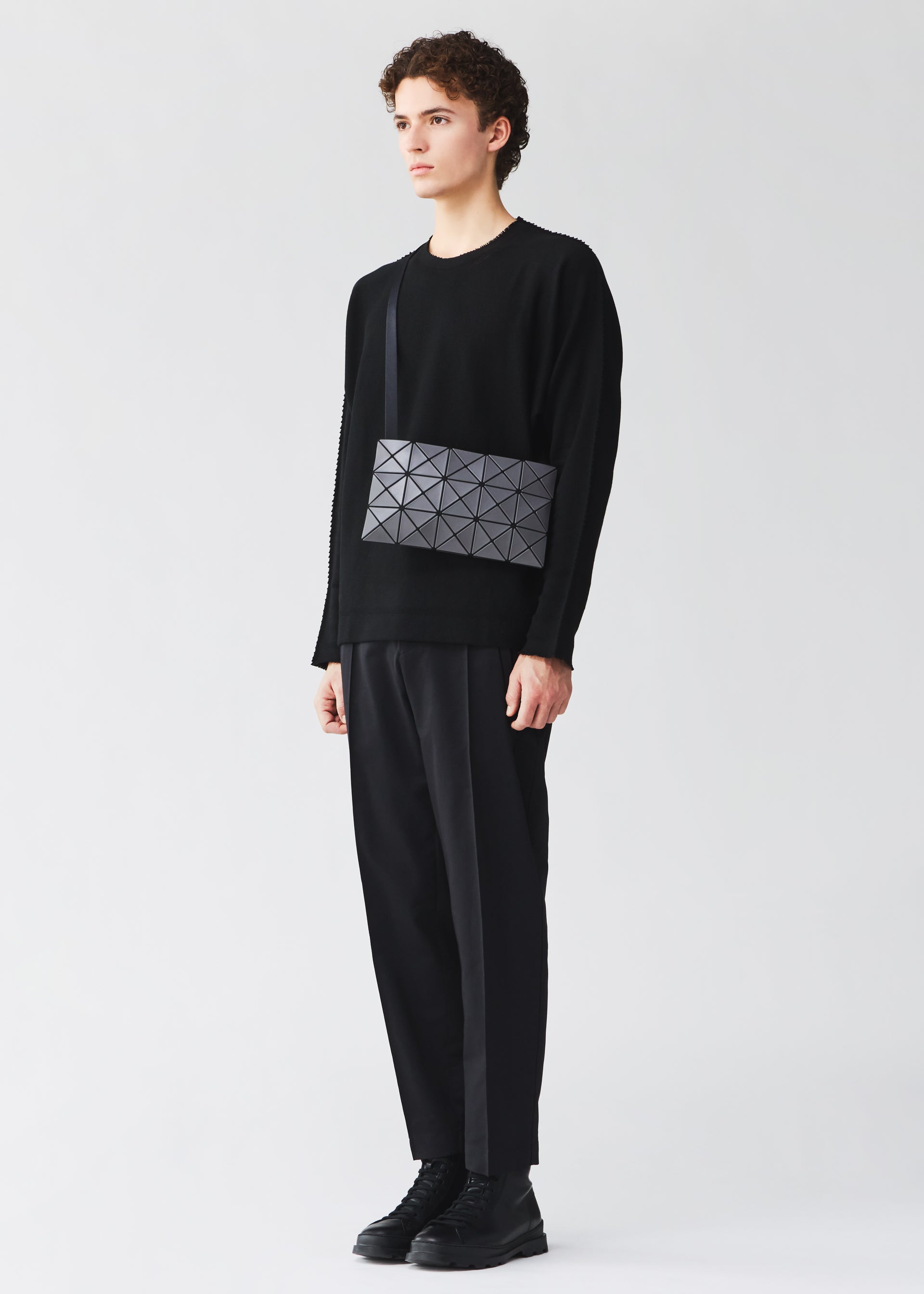 Issey Miyake Lucent Matte shoulder kabelka světle šedá matná