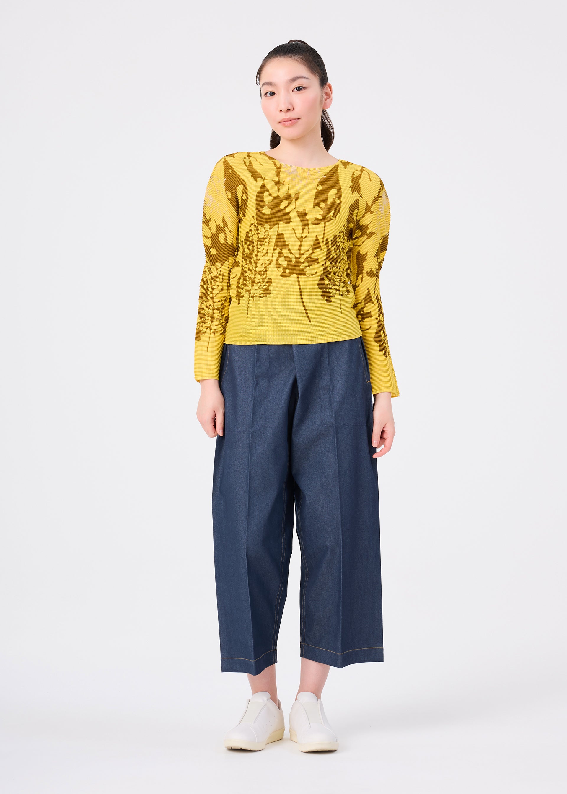 Issey Miyake Leaf strečový top hnědý s potiskem listí