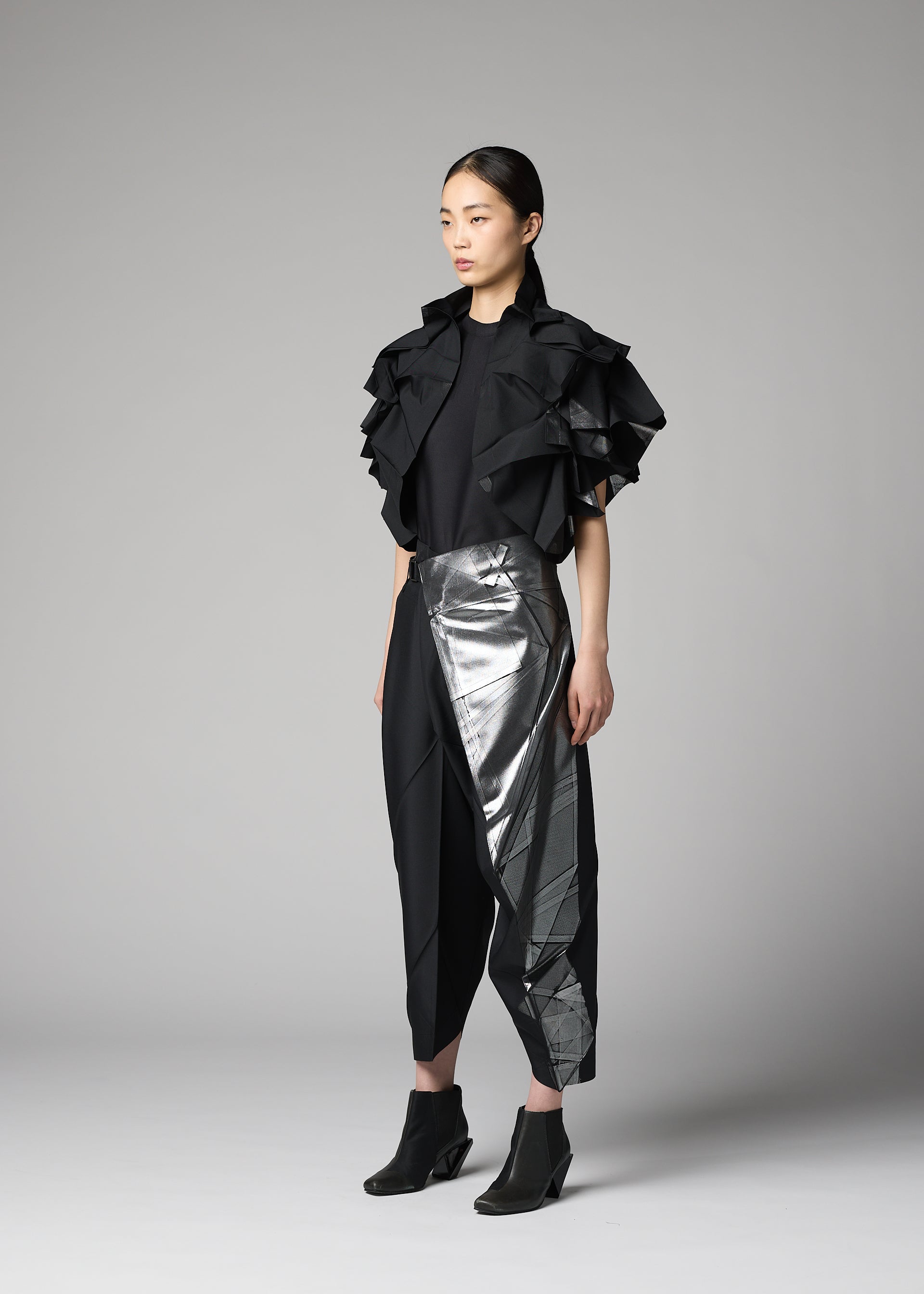 Issey Miyake 132 5. No.10-1 halenka White Silver