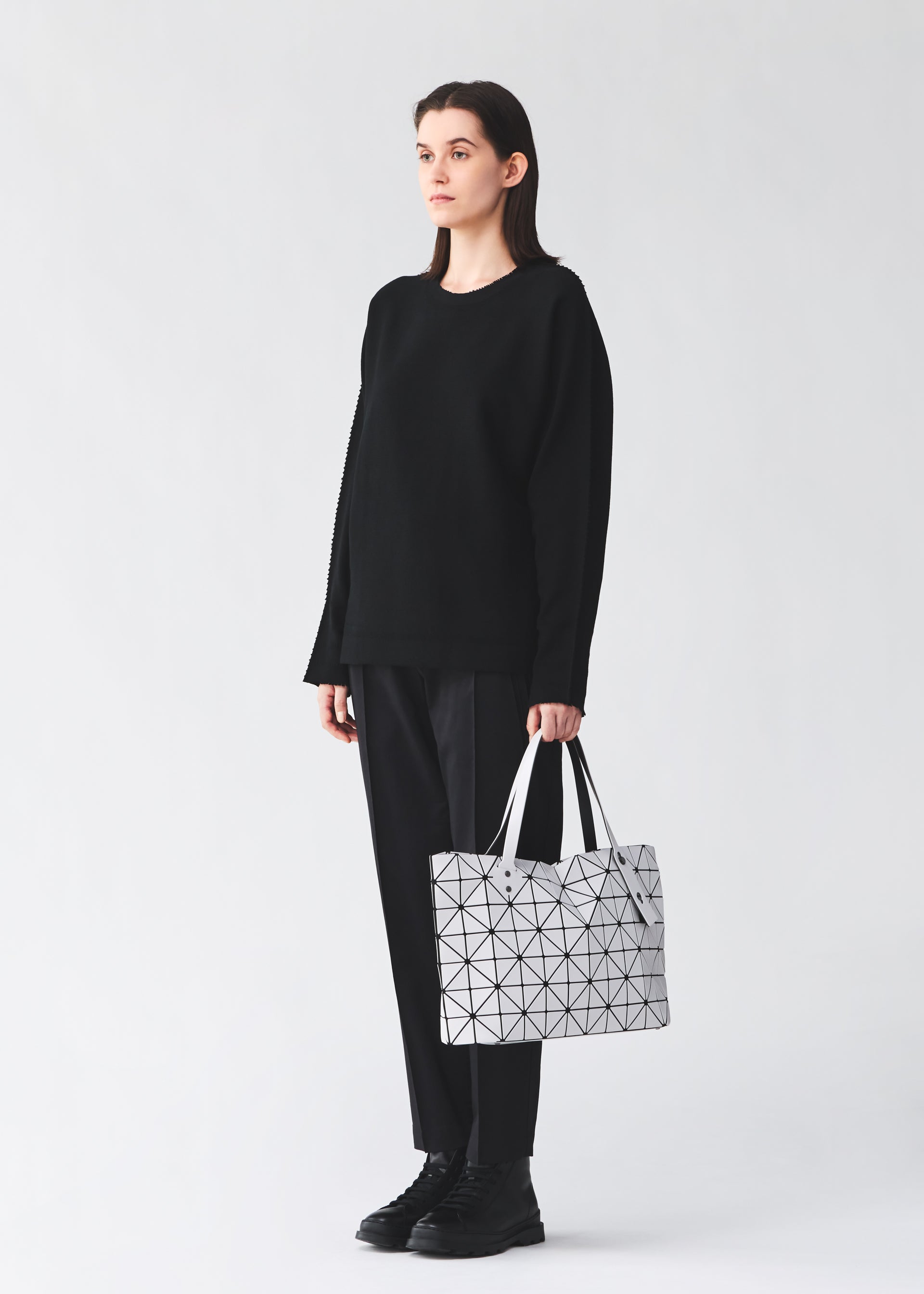 Issey Miyake Rock Matte kabelka Light Gray