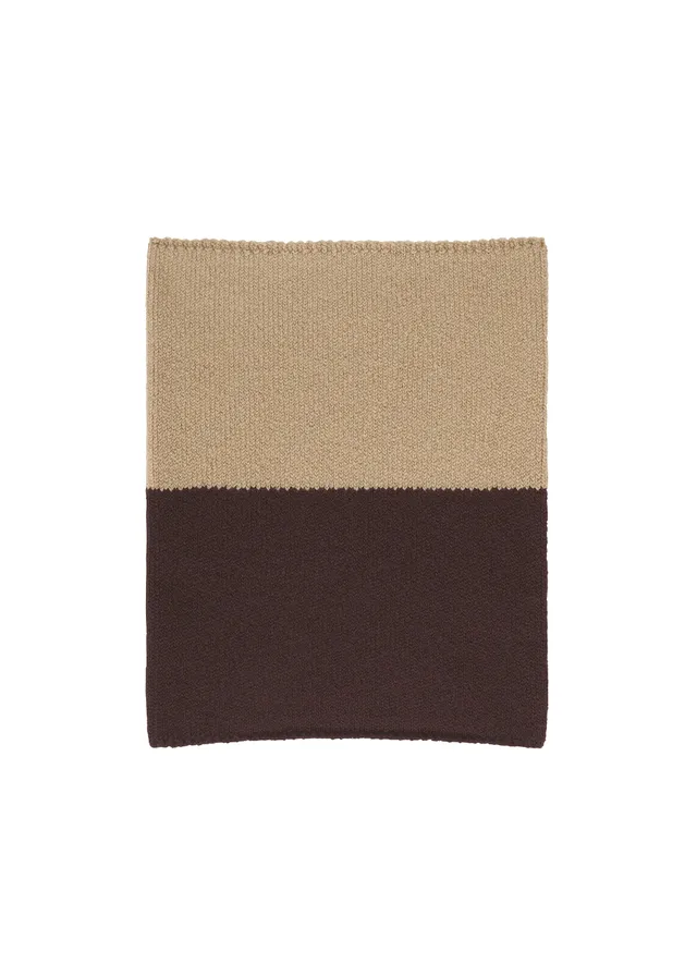Issey Miyake Winter Gear pletený nákrčník béžový