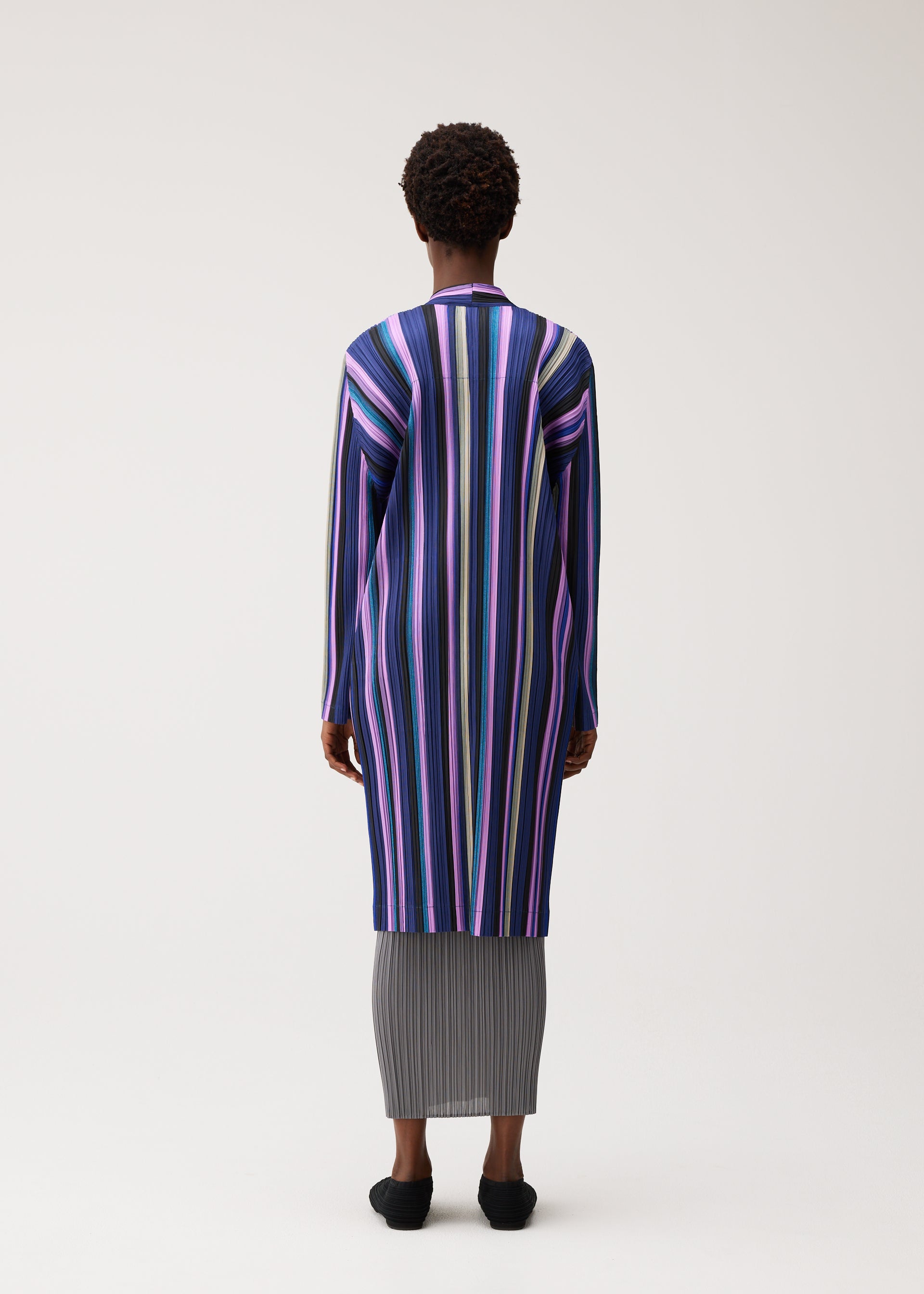 Issey Miyake Tape Tape dlouhá bunda bez límce