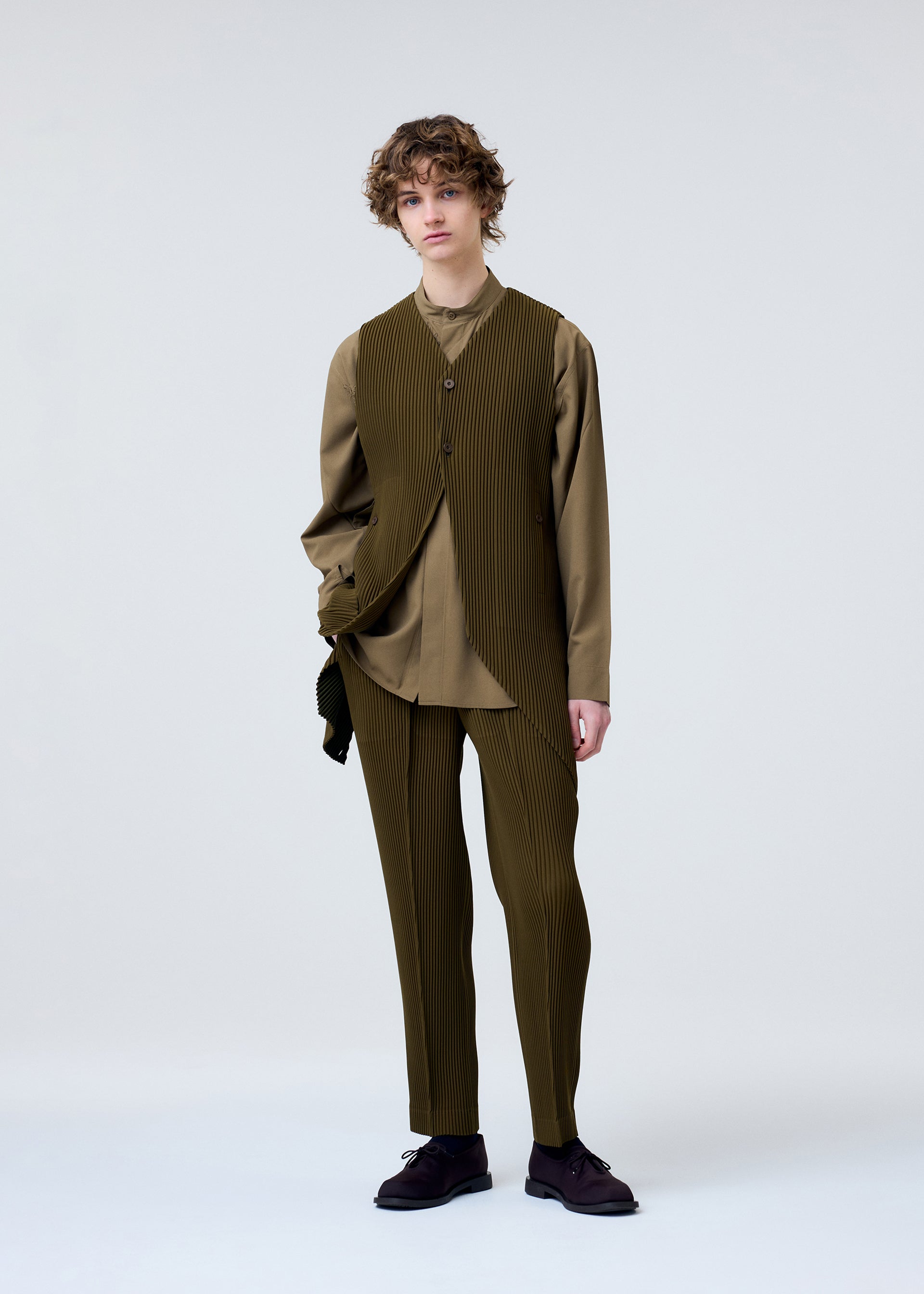Issey Miyake Tuxedo Pleats HP61320 vesta černá plisovaná