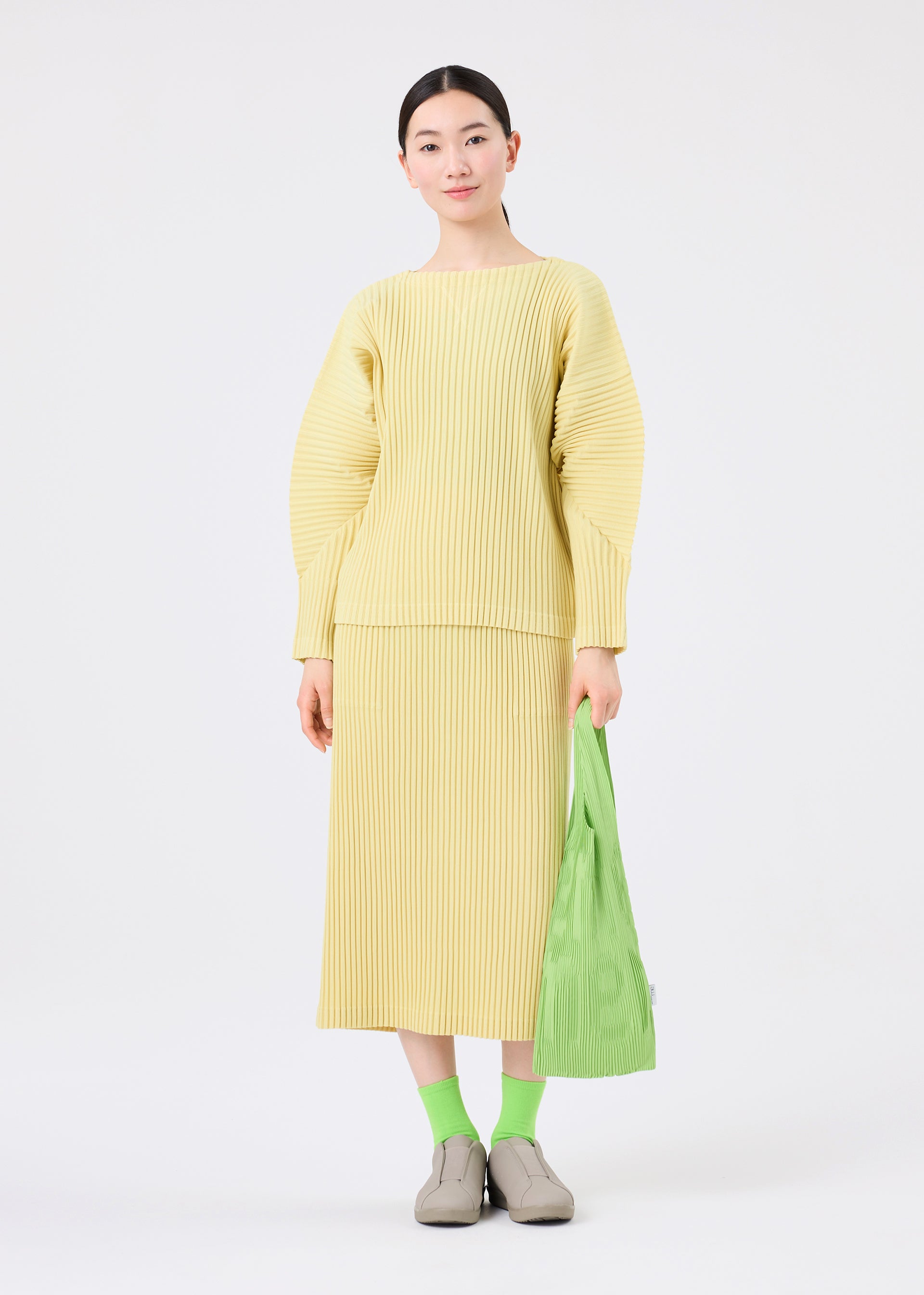 Issey Miyake Logo Pleats tote kabelka černá