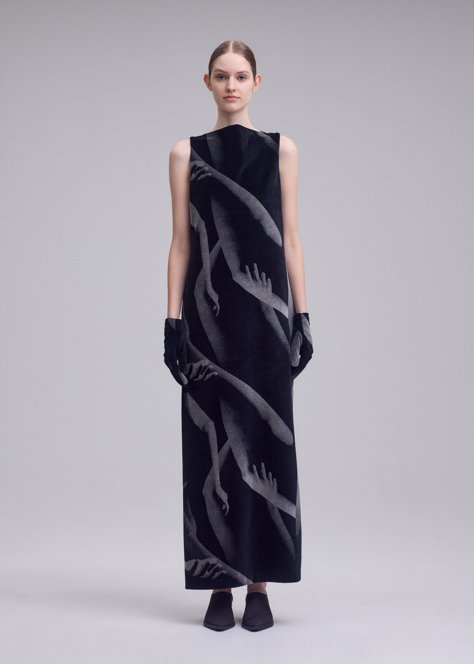 Issey Miyake Hands of Lover Velour šaty bílé sametové