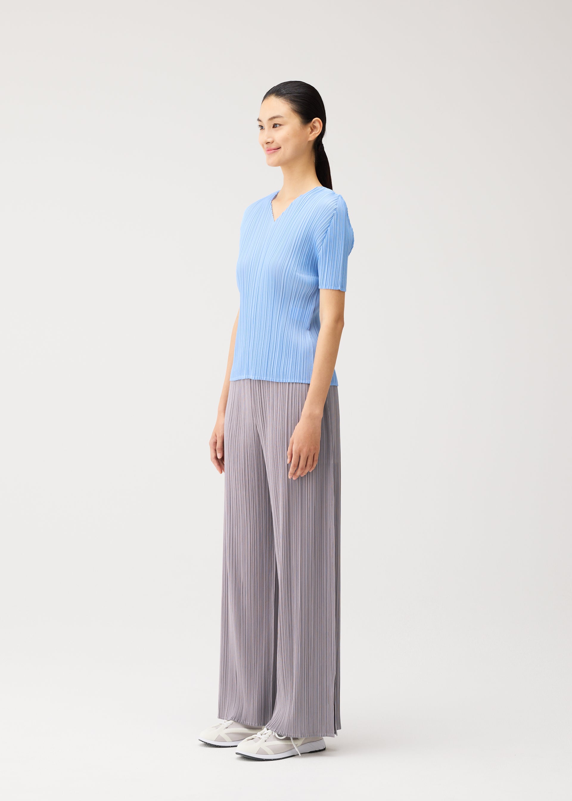 Issey Miyake Monthly Colors August top OFF WHITE