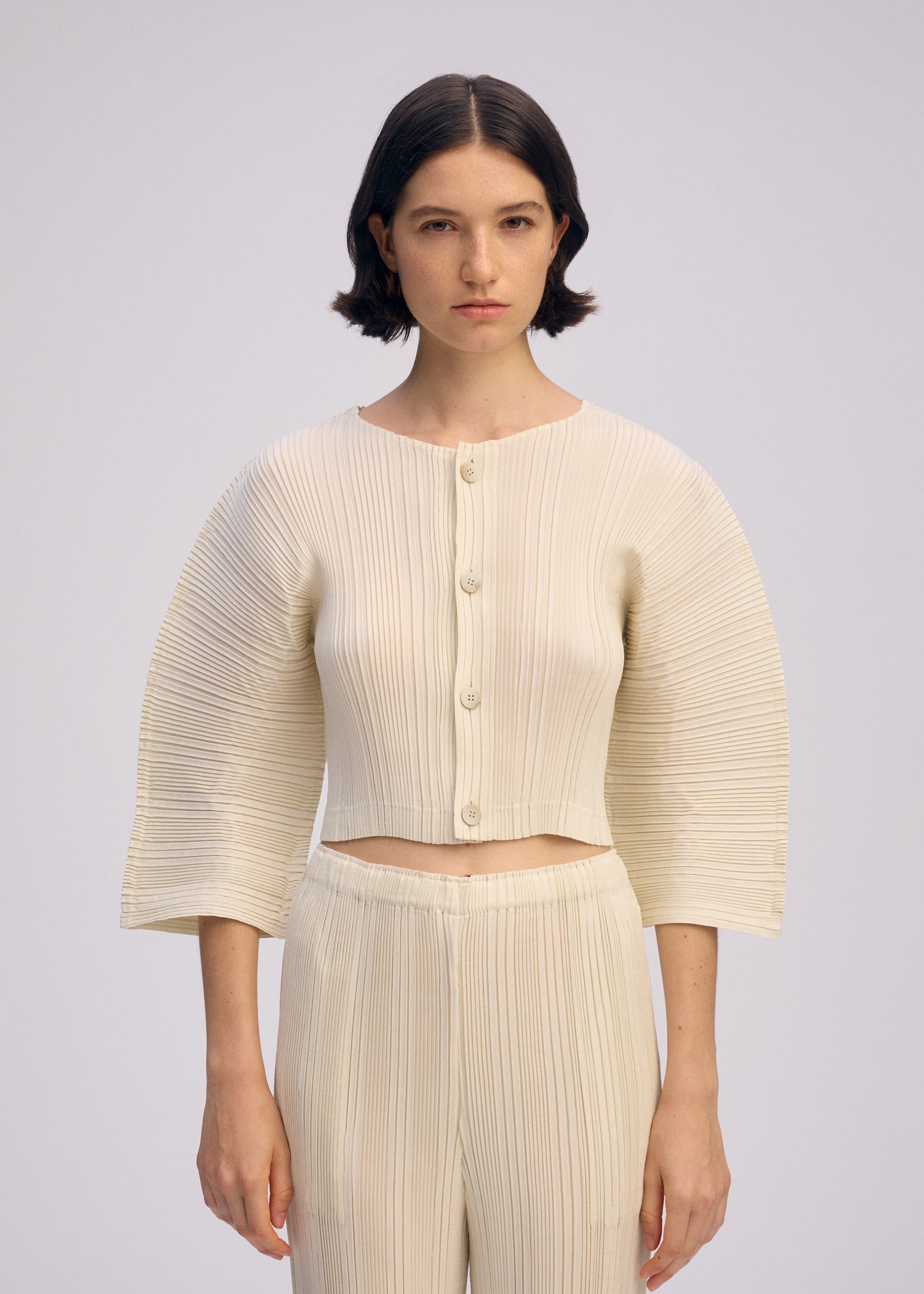 Issey Miyake Linen Like Rib Pleats kardigan ivory plisovaný