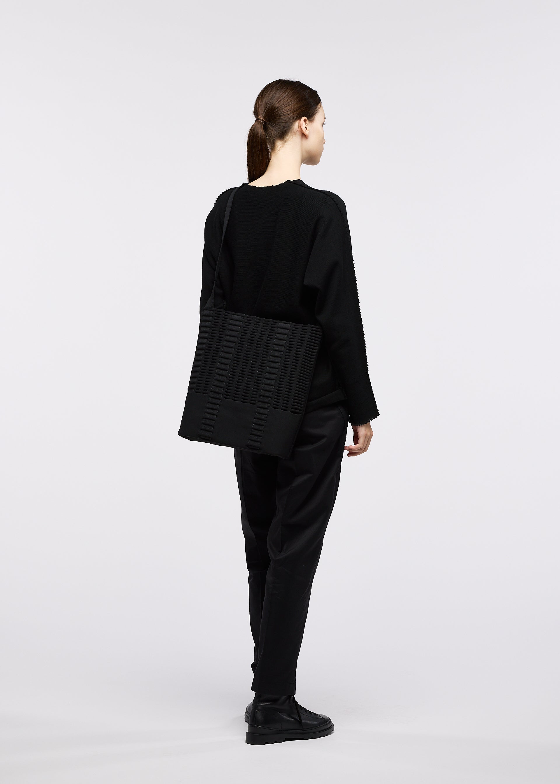 Issey Miyake Mokko Mono černá tote kabelka