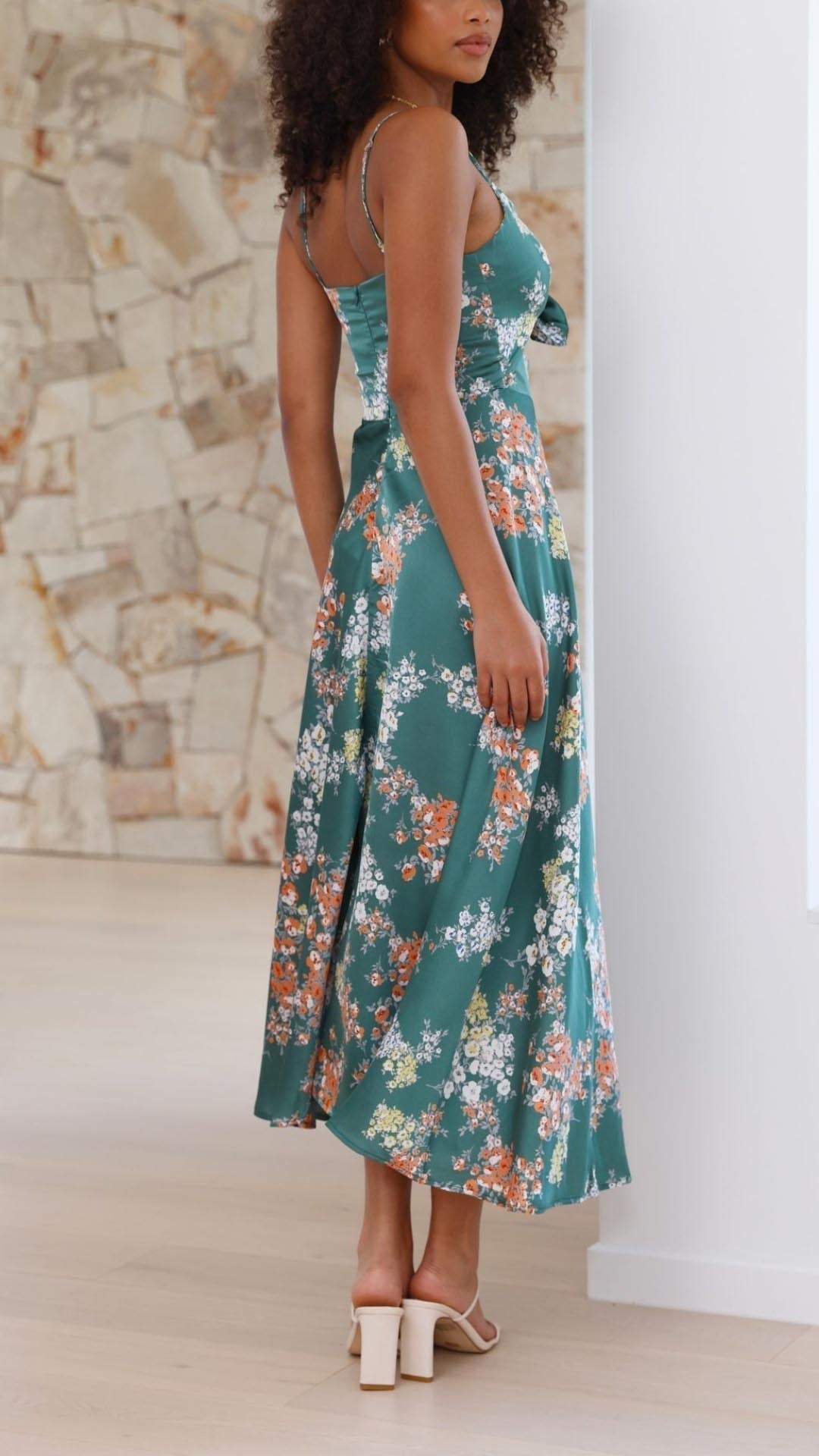 Norielle květované midi šaty floral s výstřihem V