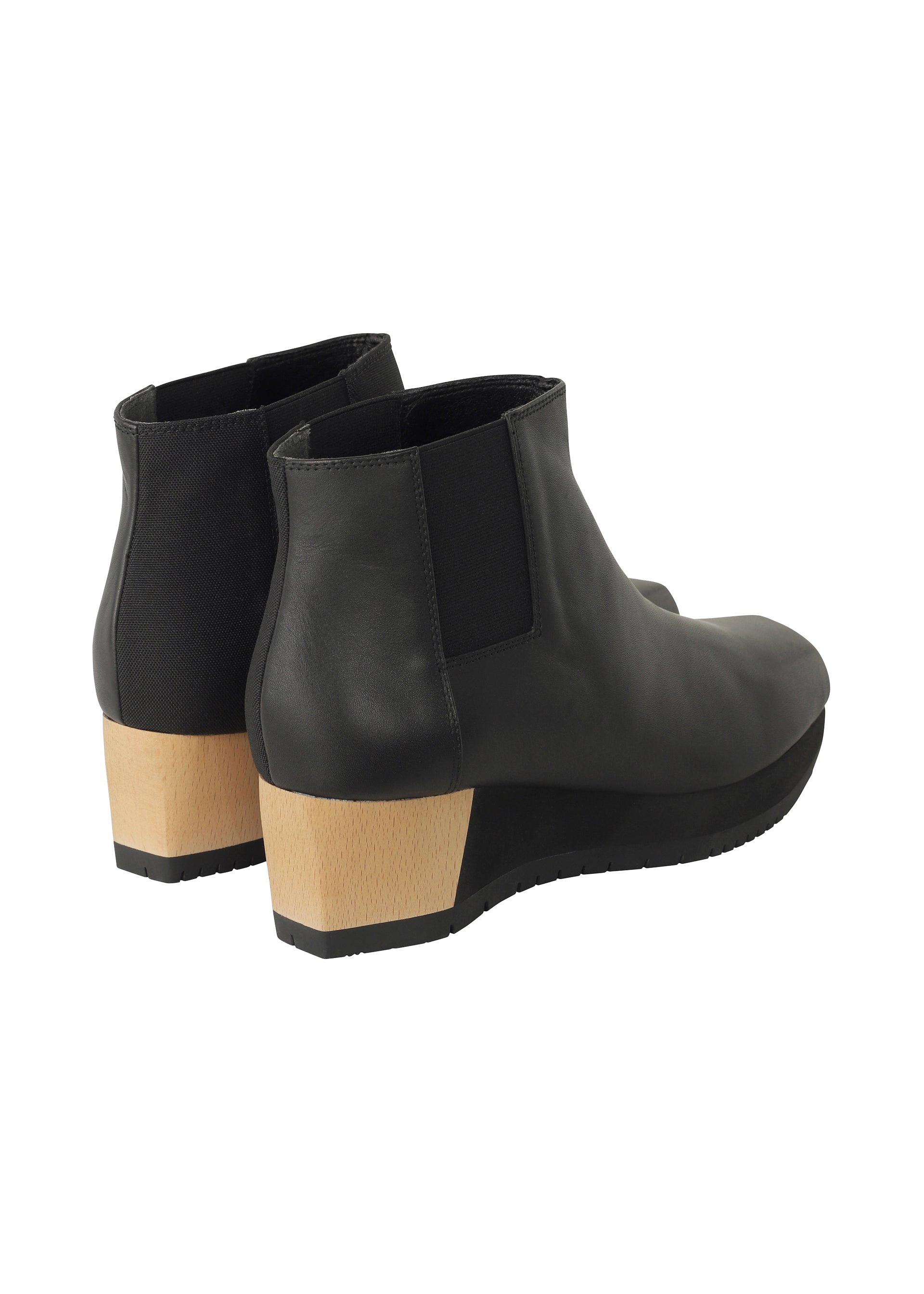 132 5. Issey Miyake Shoes 2 kotníková obuv černá 24,0