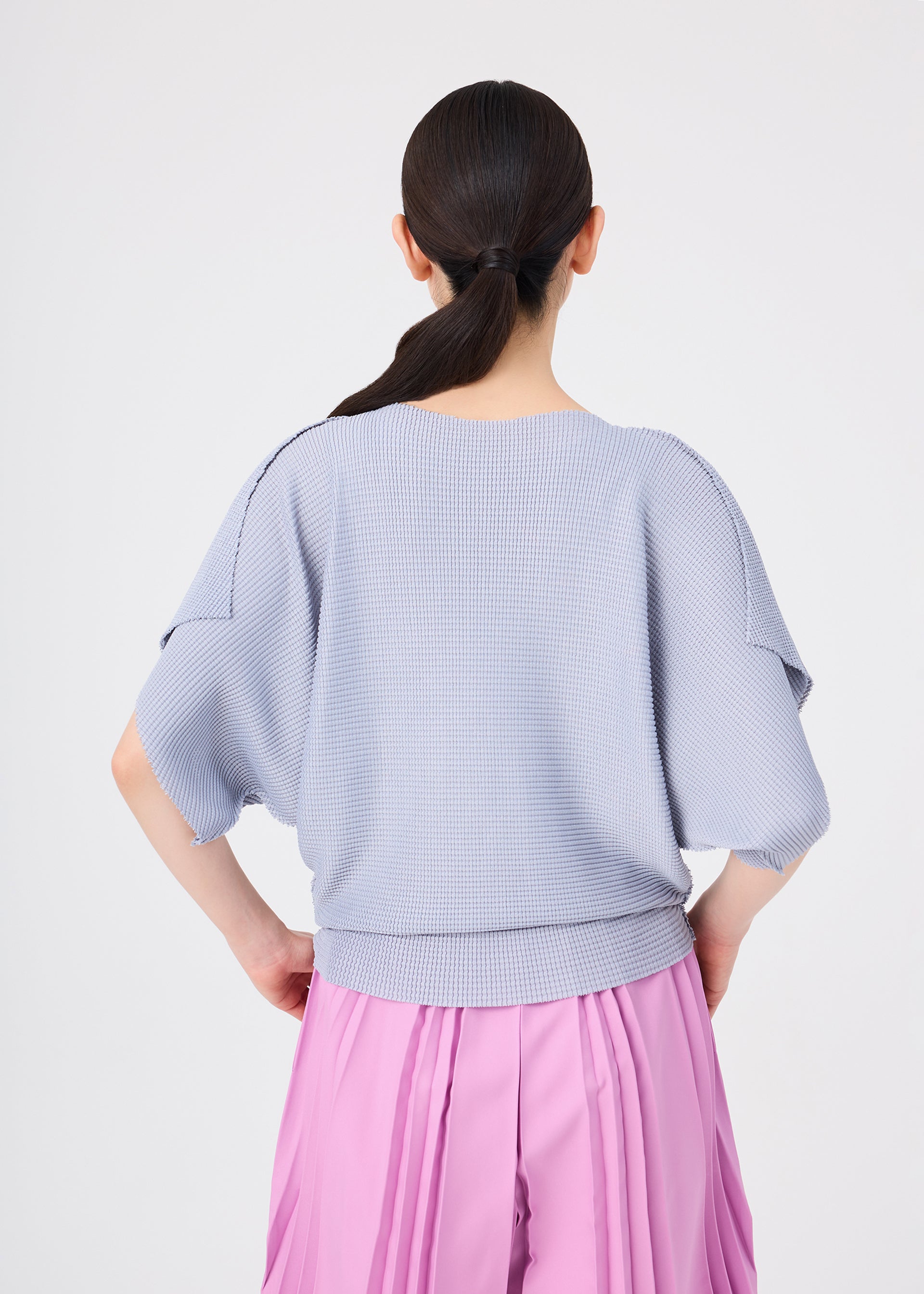 me Issey Miyake Tower Knit top šedý stretch plisé