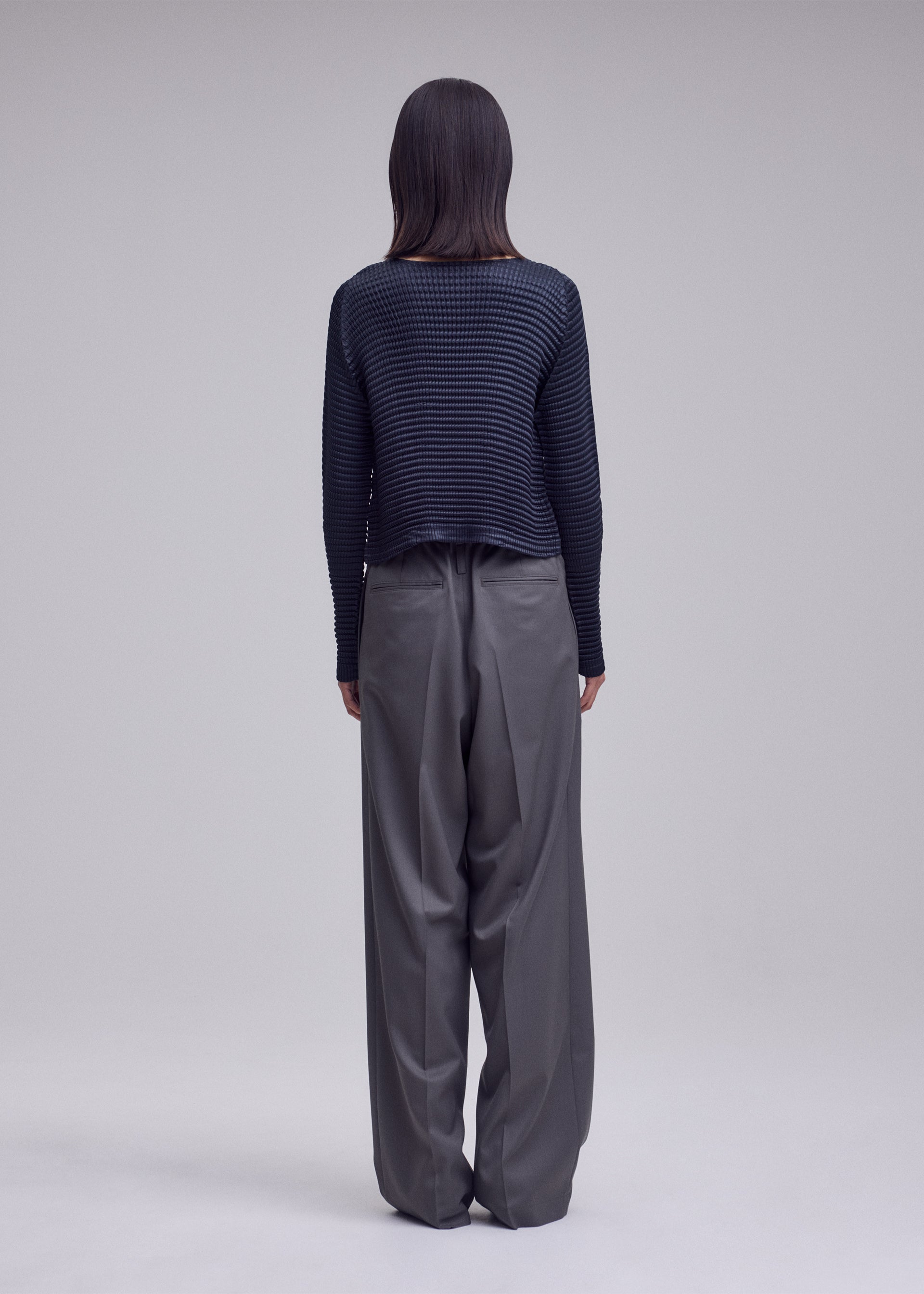 Issey Miyake Suede Like Pleats kardigan šedý semišový