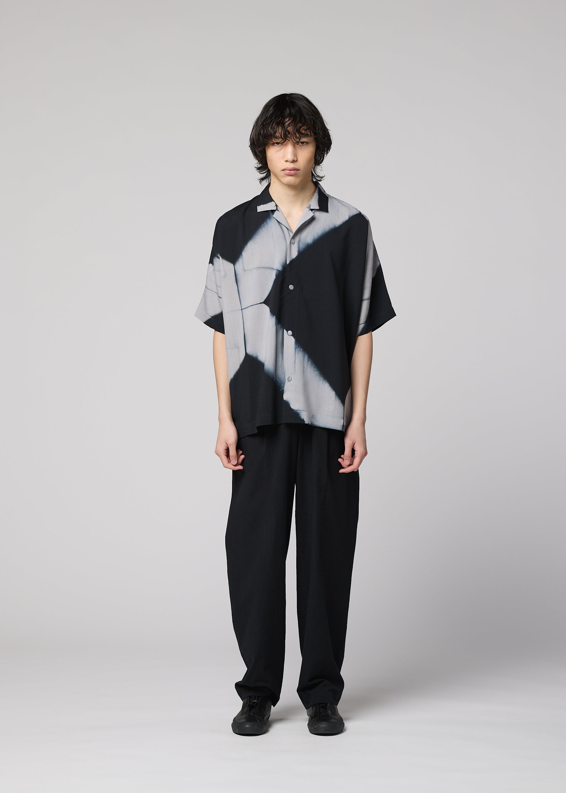 Issey Miyake Itajime košile s krátkým rukávem černá vel. 3