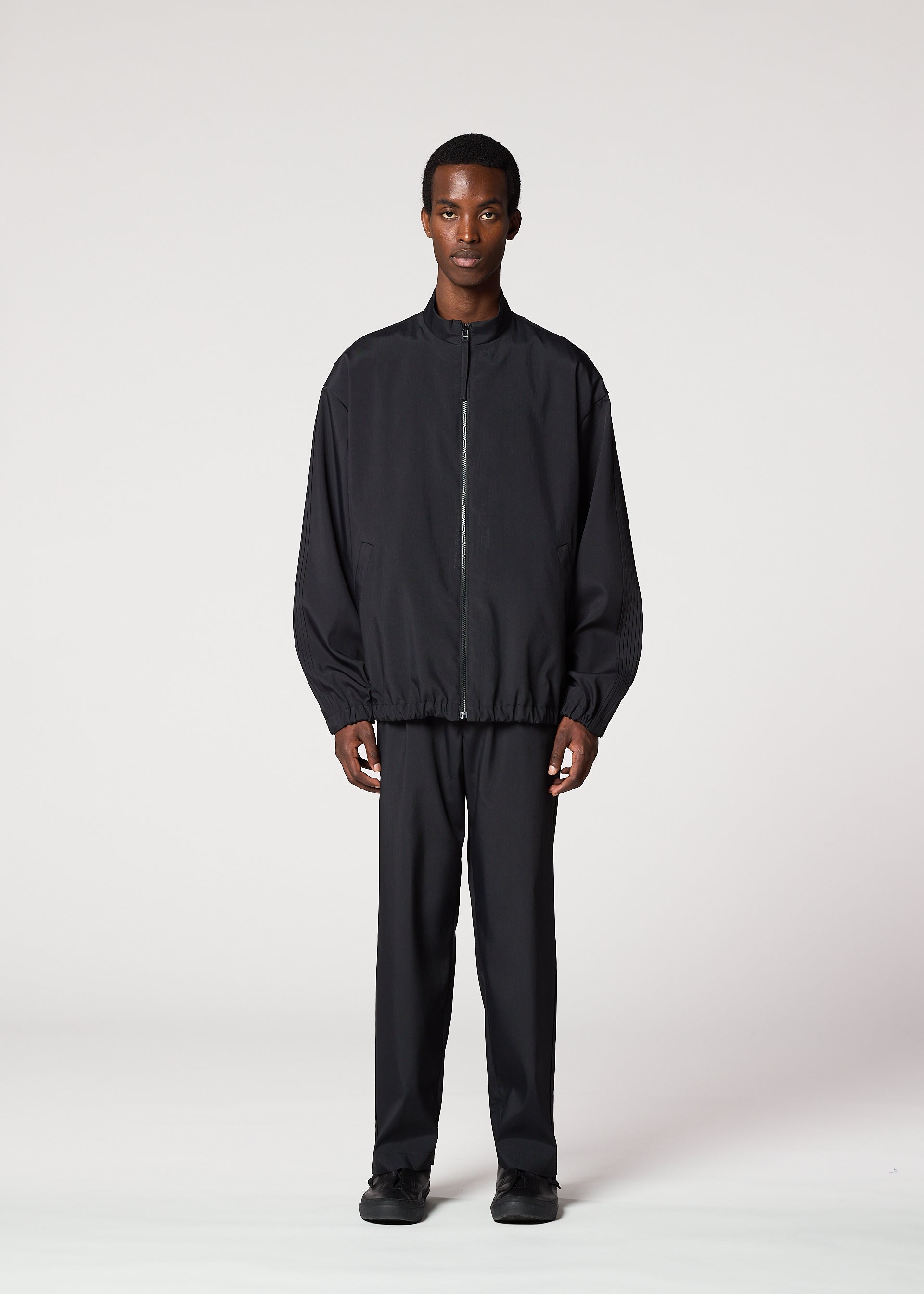 Issey Miyake Air Pleats blouson bunda světle šedá lehká