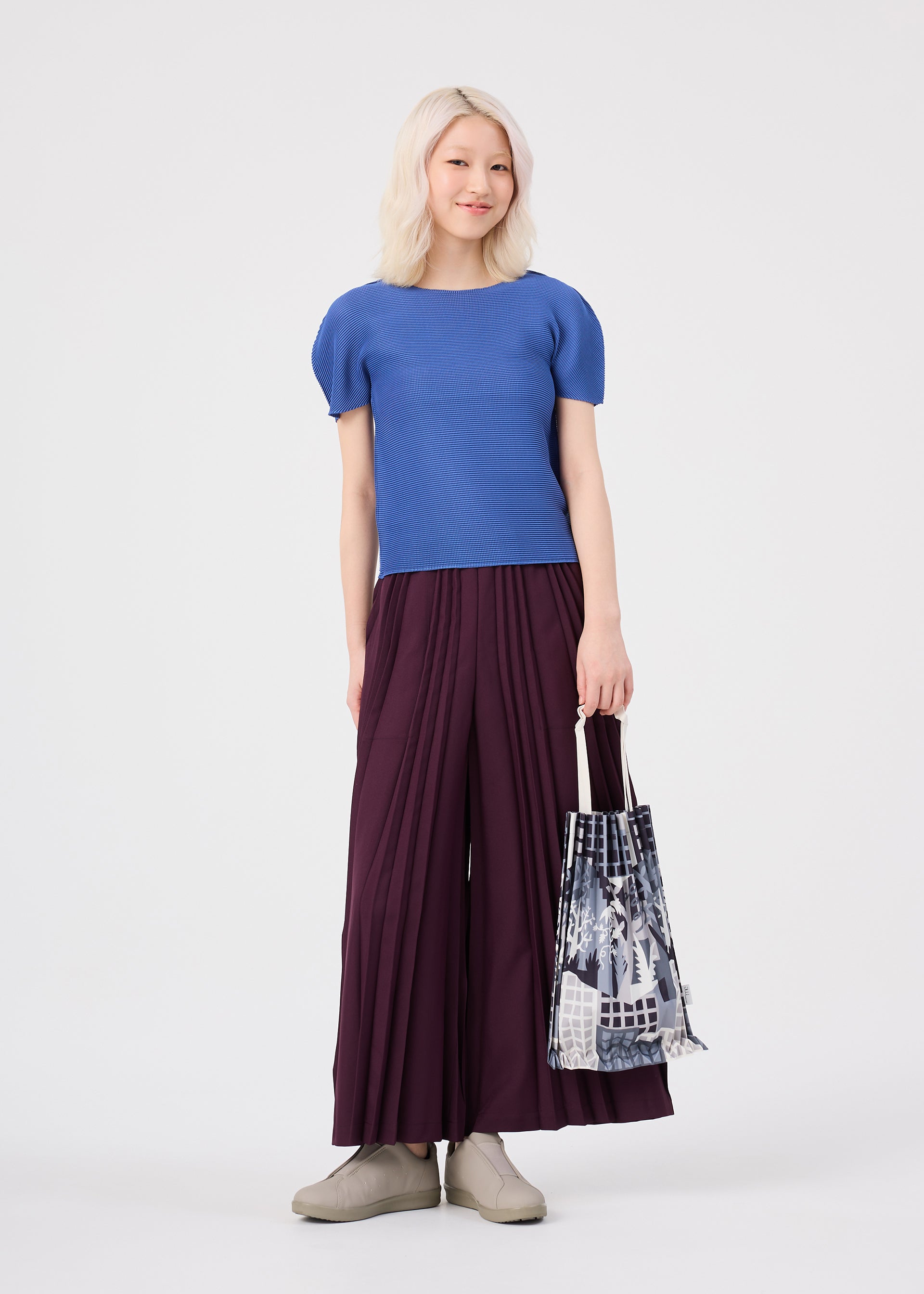 Issey Miyake Building Trunk Pleats taška šedá tote