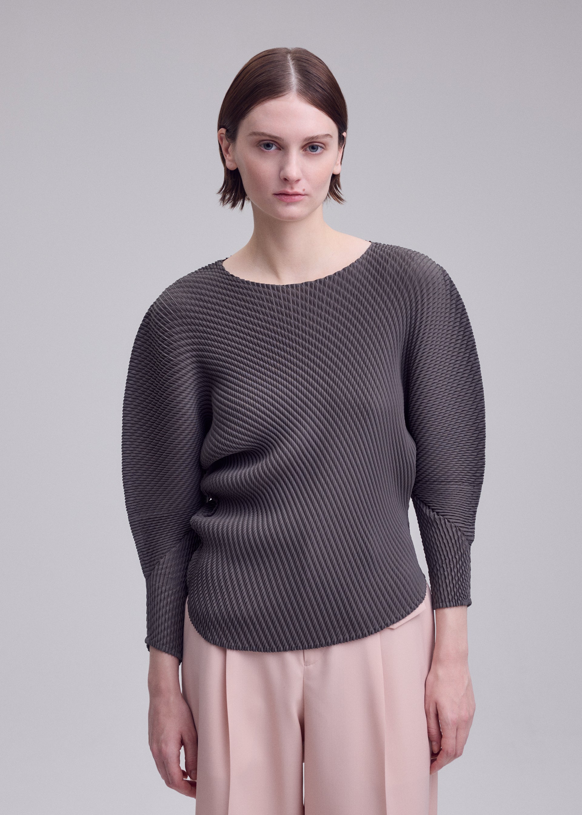 Issey Miyake MISTY PLEATS top šedá plisovaná