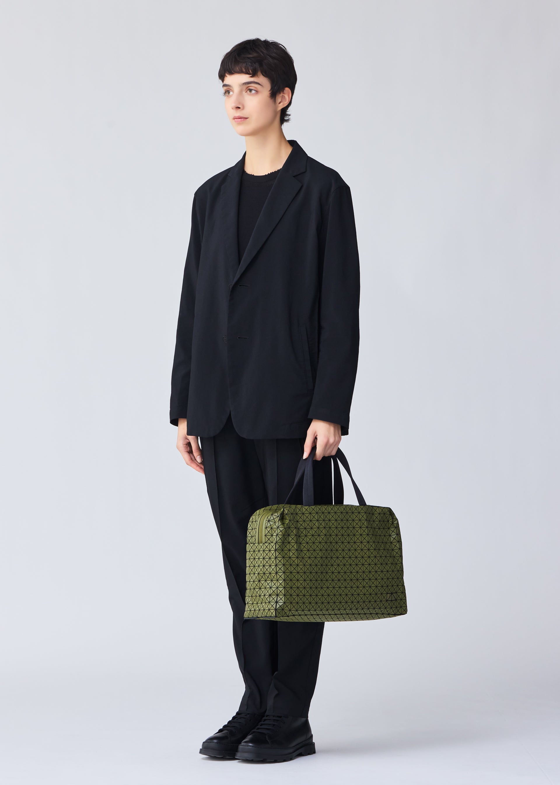 Issey Miyake Cargo taška Boston khaki na notebook
