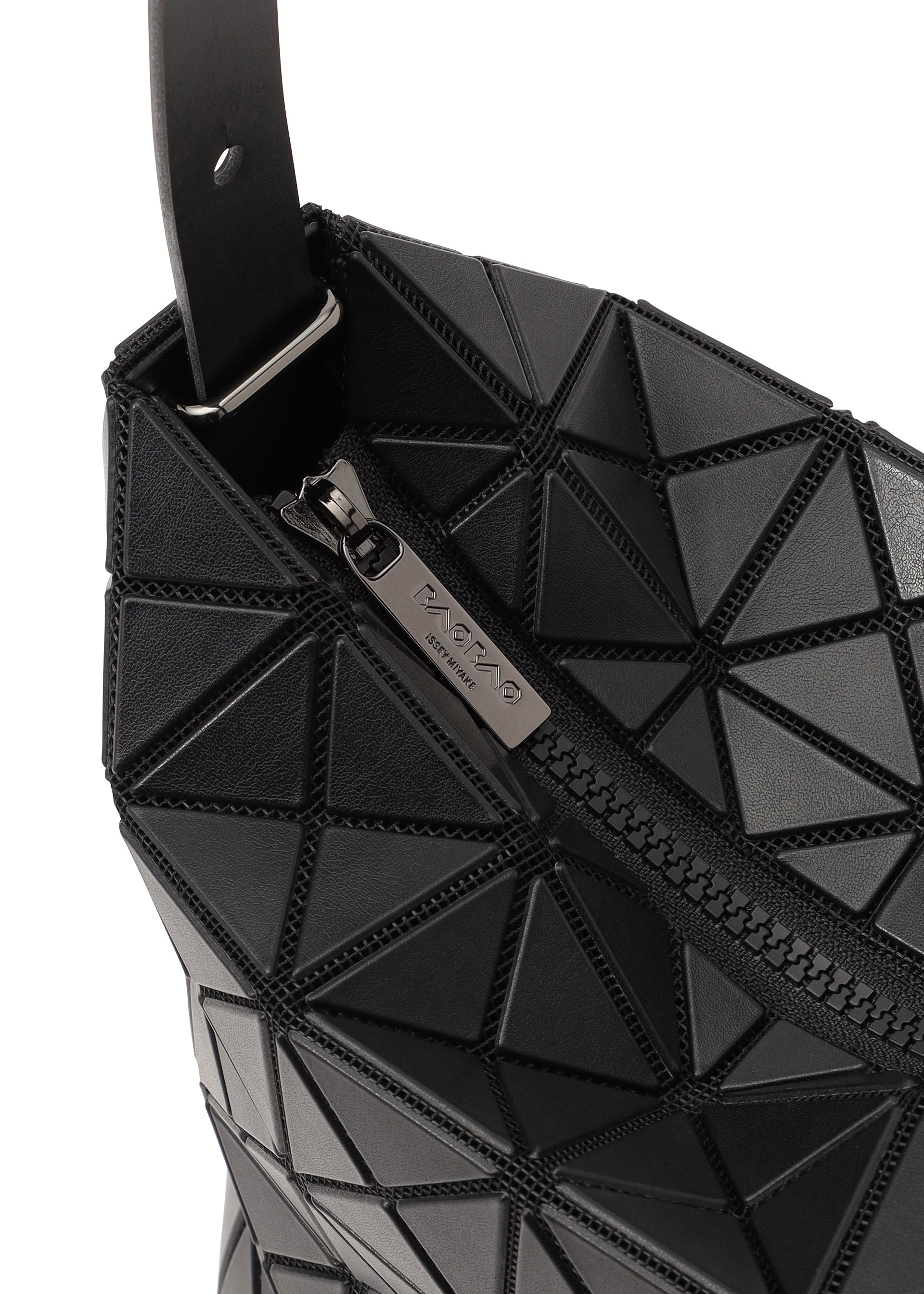 Issey Miyake Valley kabelka černá Matte Black