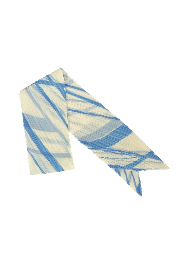 Issey Miyake Fold Line Scarf šála bílá