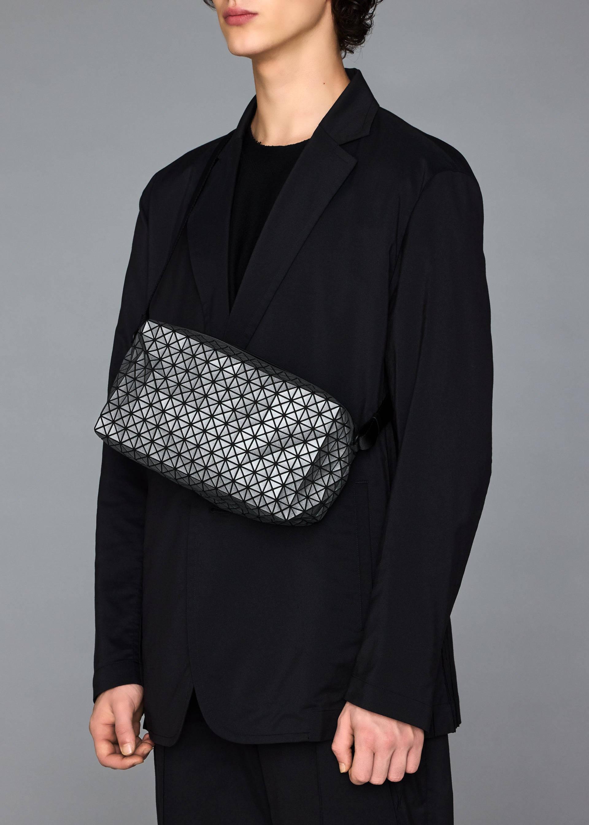 Issey Miyake Saddle Bag Reflector kabelka šedá