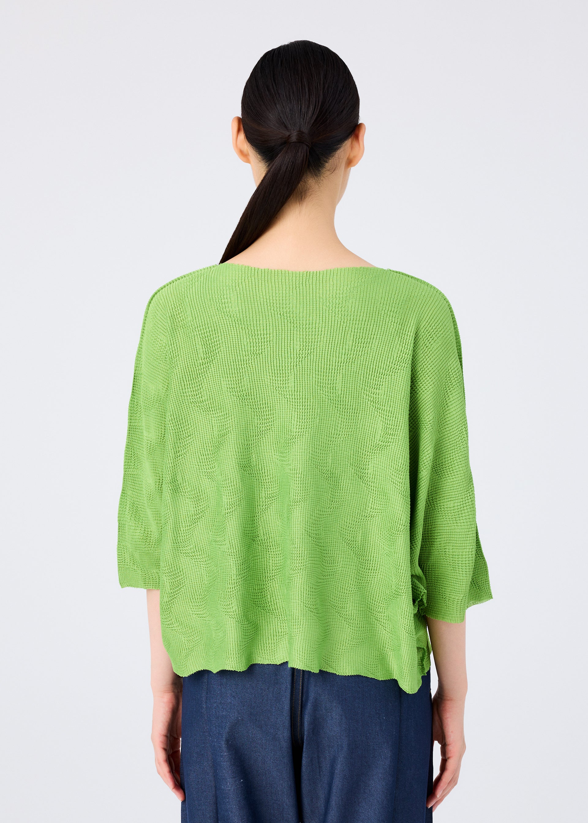 Issey Miyake Stretch Pleats Wave Knit top bílý vlnkovaný